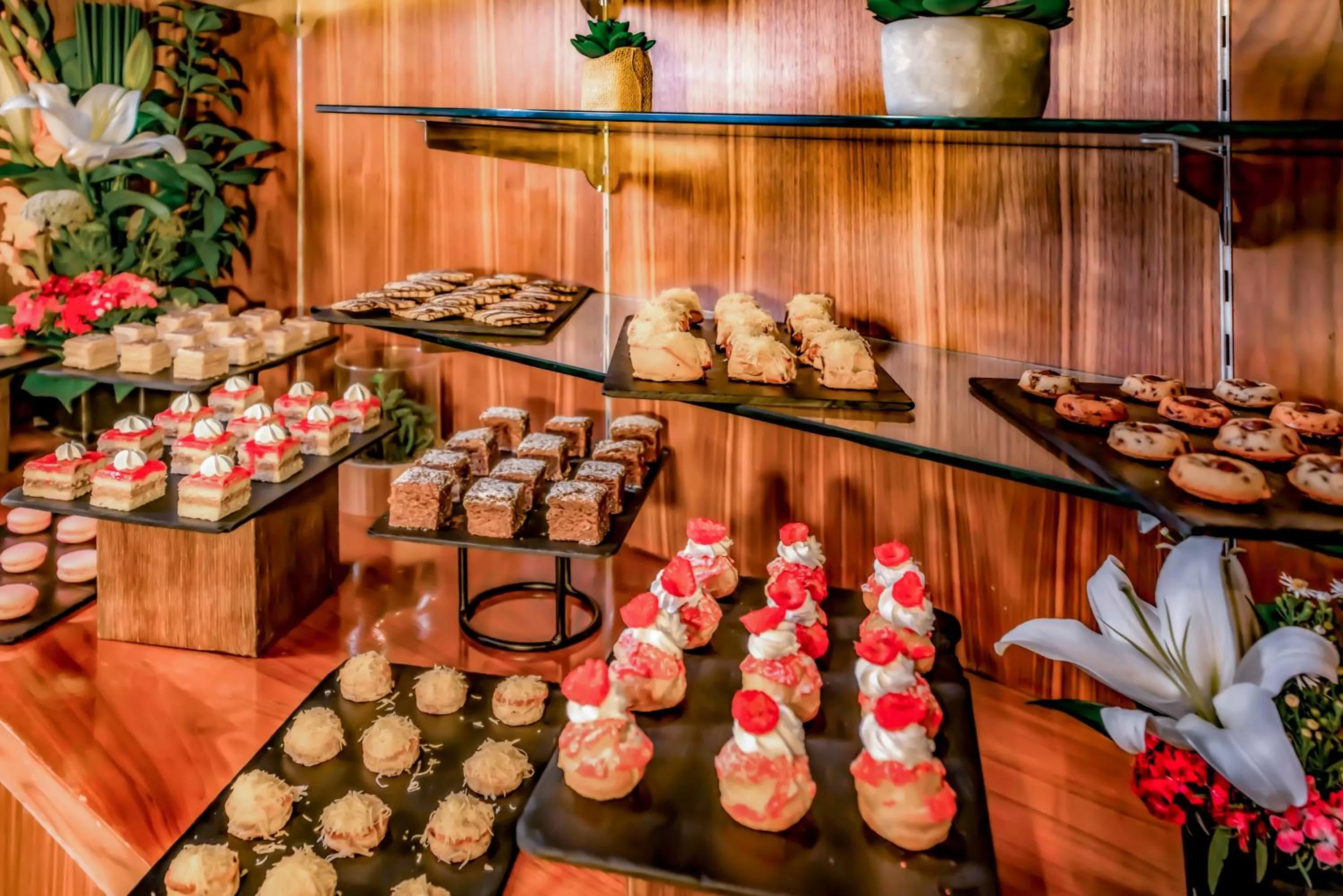 Restaurant/places to eat in Campanile Casablanca Centre Ville