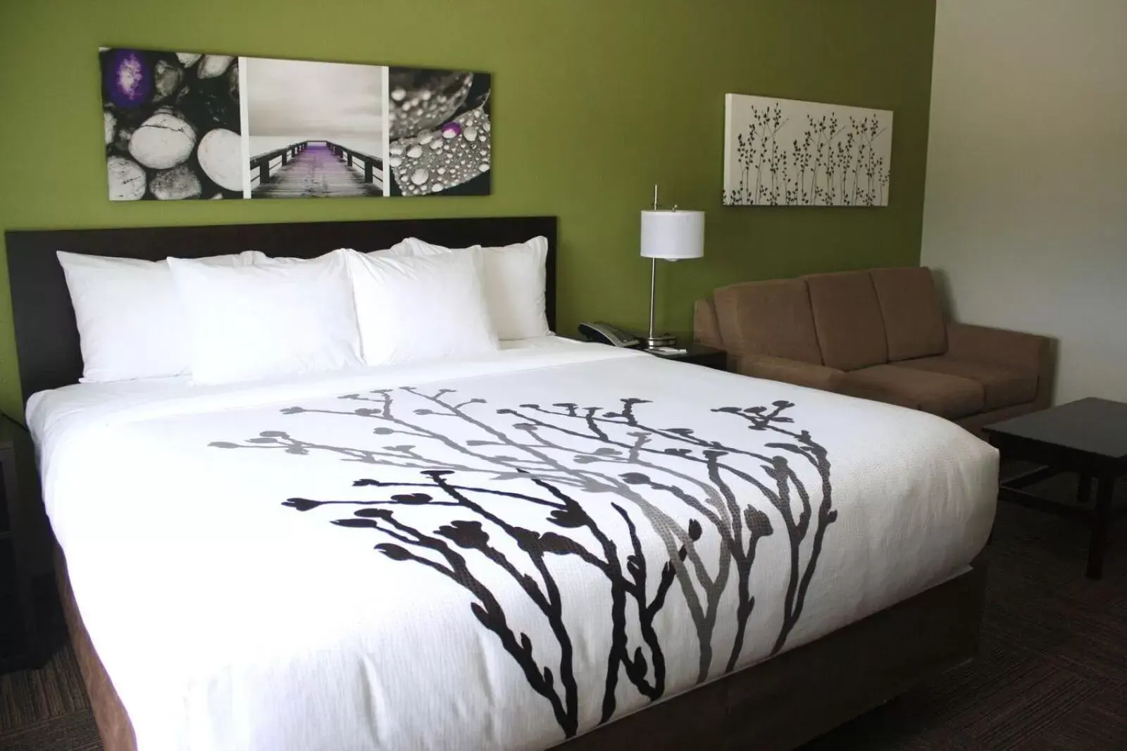 Bed in Sleep Inn & Suites Galion
