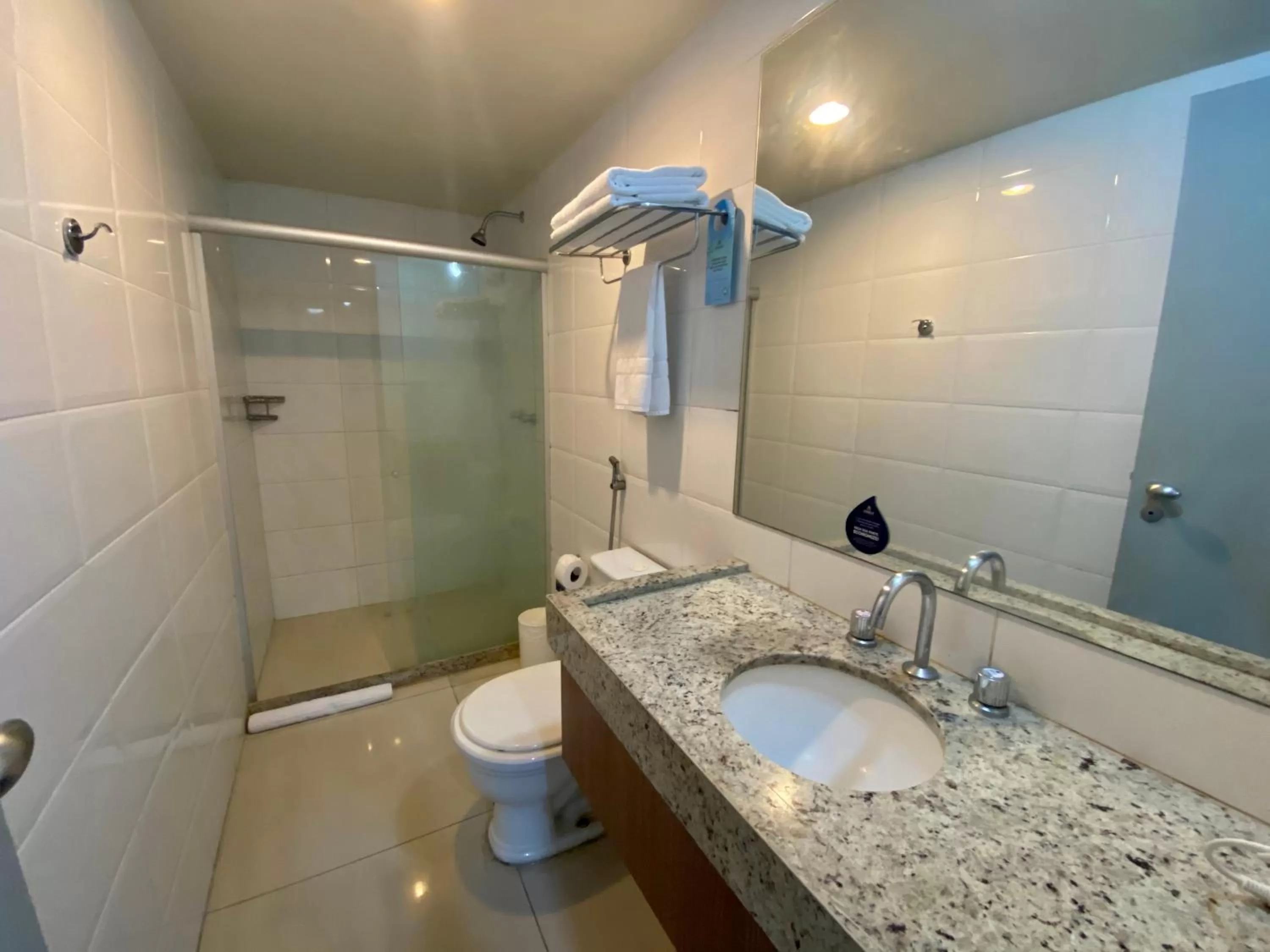 Bath in Nobile Suítes Tambaú