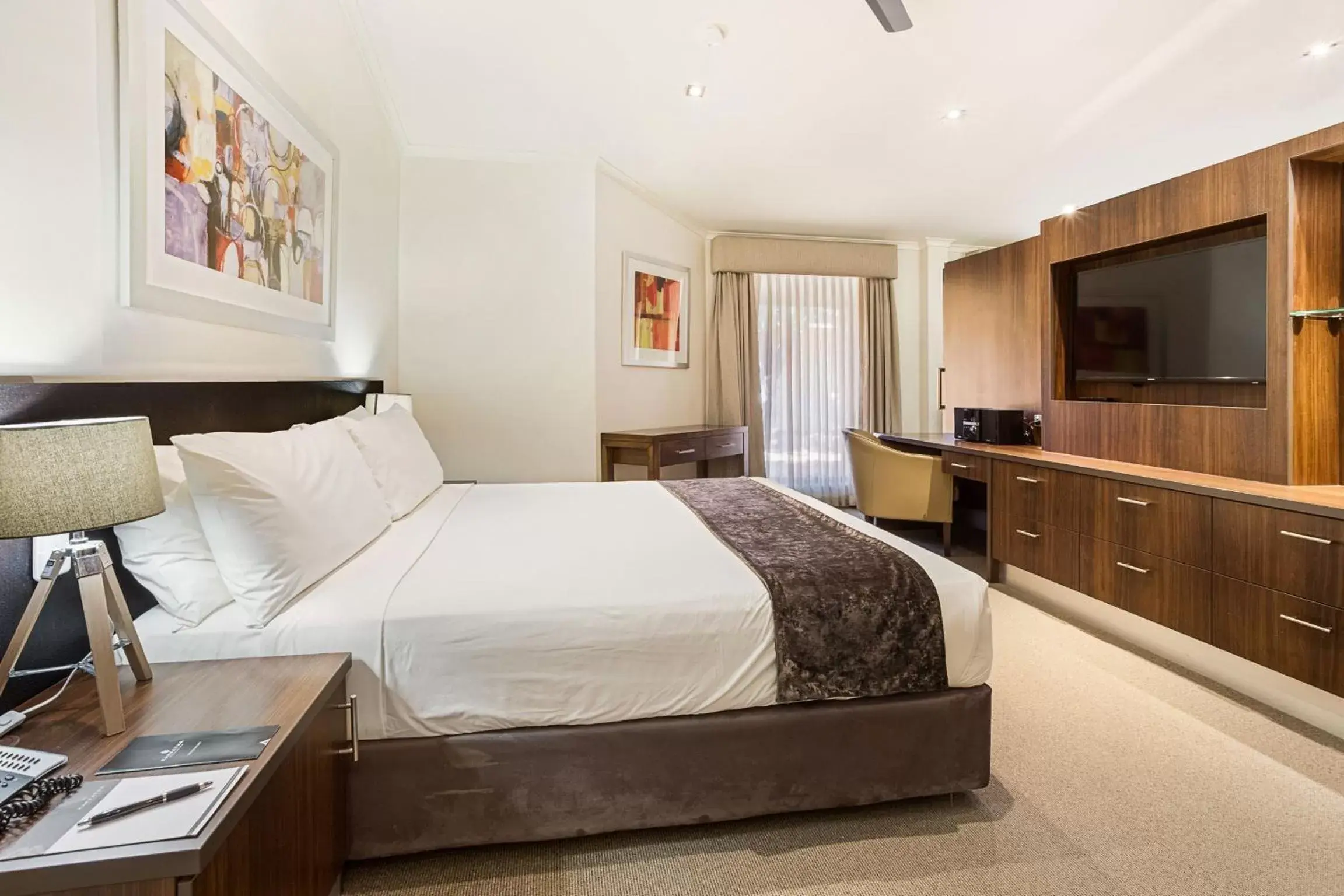 Bed in Karratha International Hotel