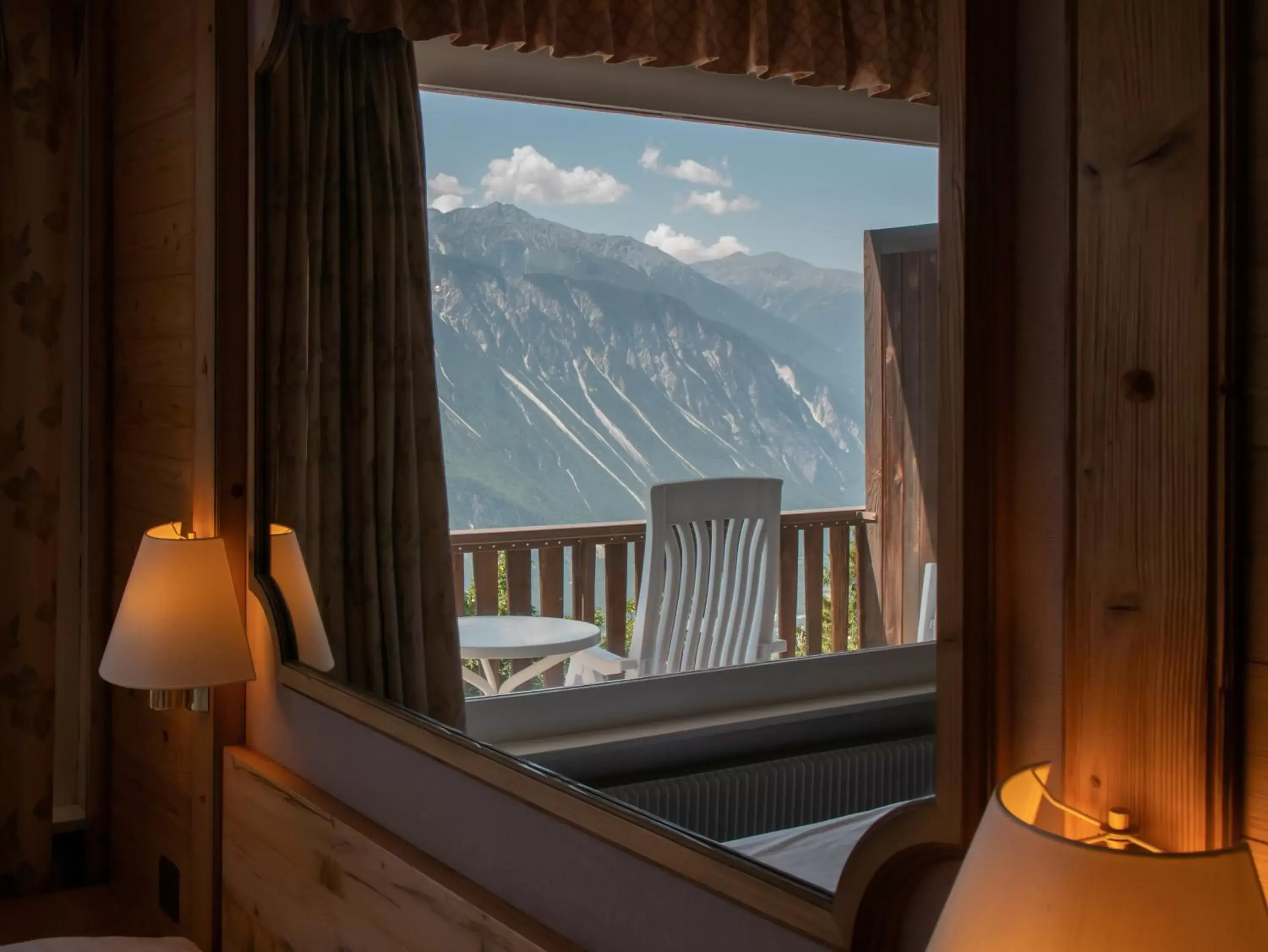 Mountain View in Hotel-Restaurant Le Mont Paisible, Crans-Montana