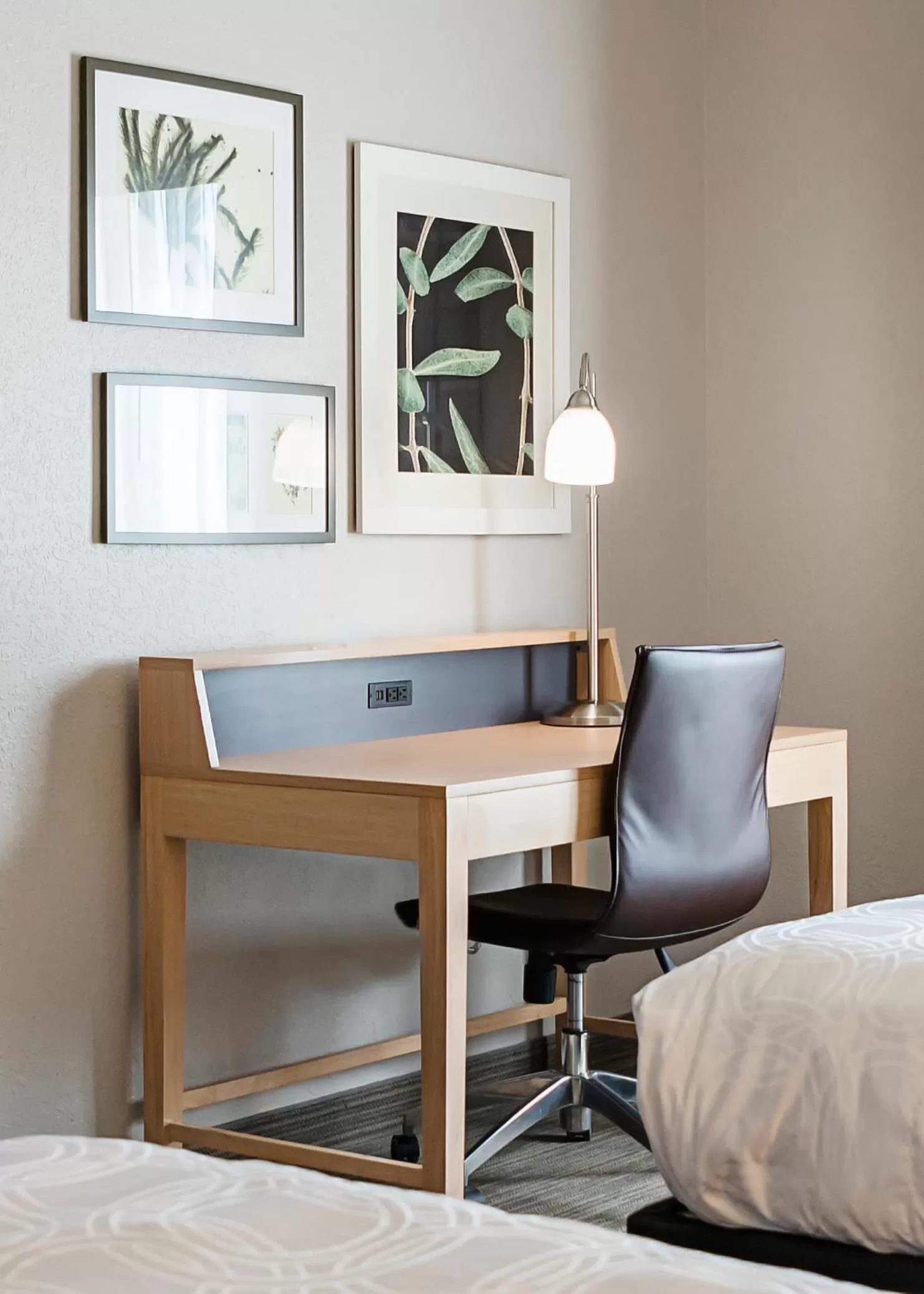 Seating area in Country Inn & Suites by Radisson, Appleton Airport - Fox River Mall Area