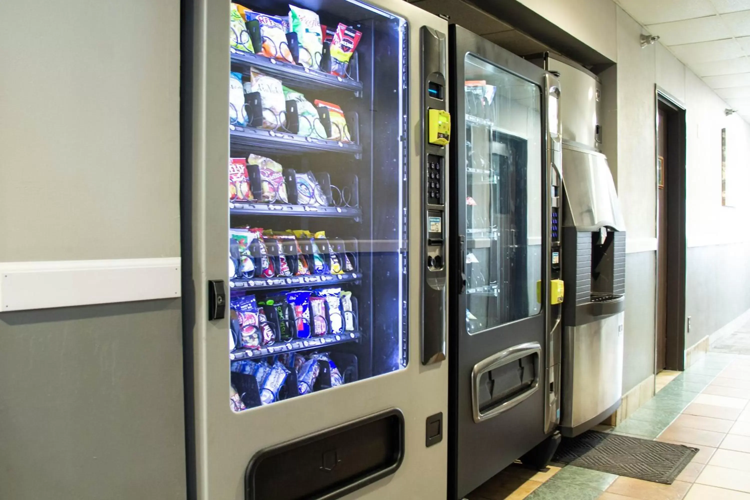vending machine, Supermarket/Shops in New Victorian Inn - Sioux City
