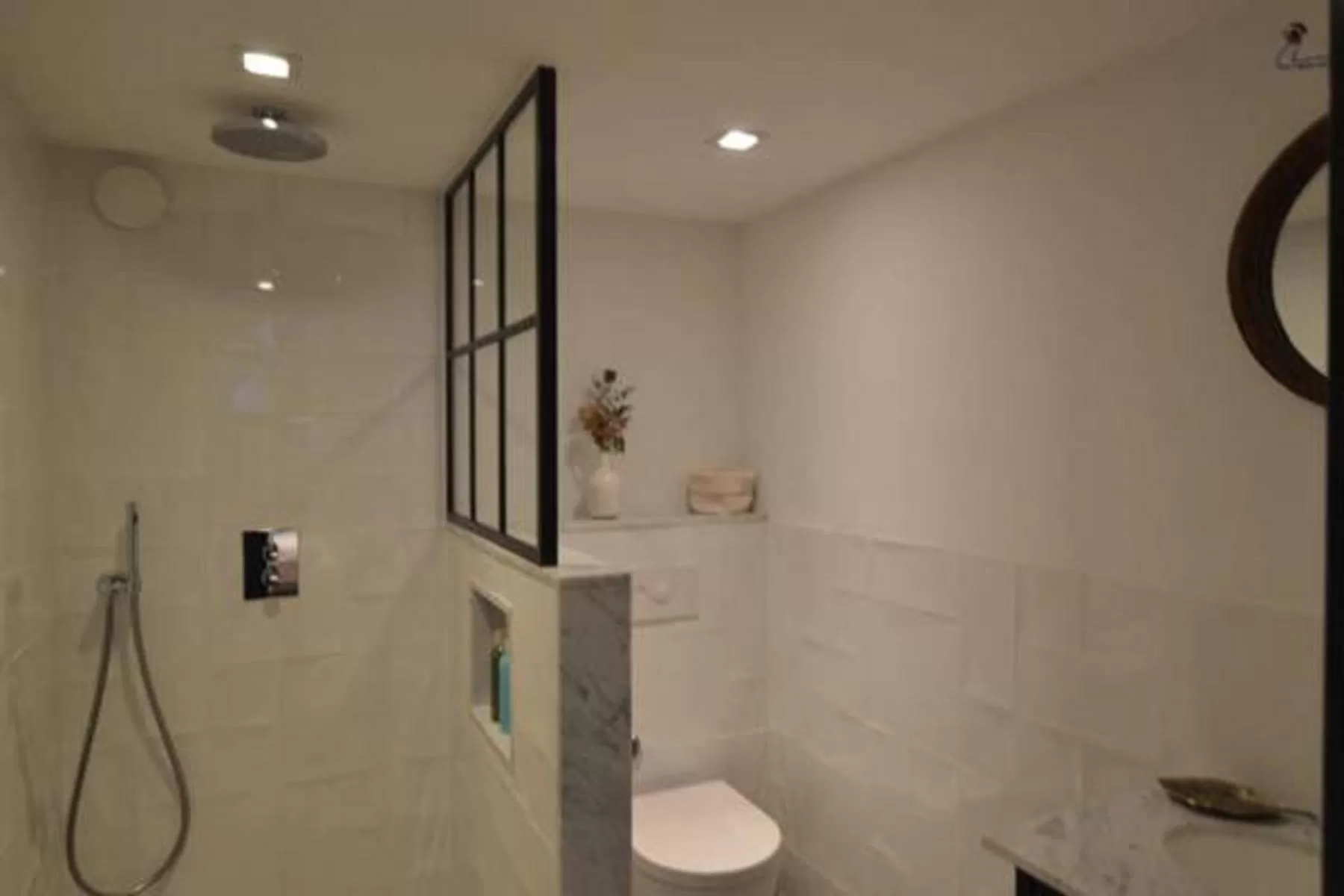 Bathroom in Romantic ground floor suite in Pijp near Sarphatipark