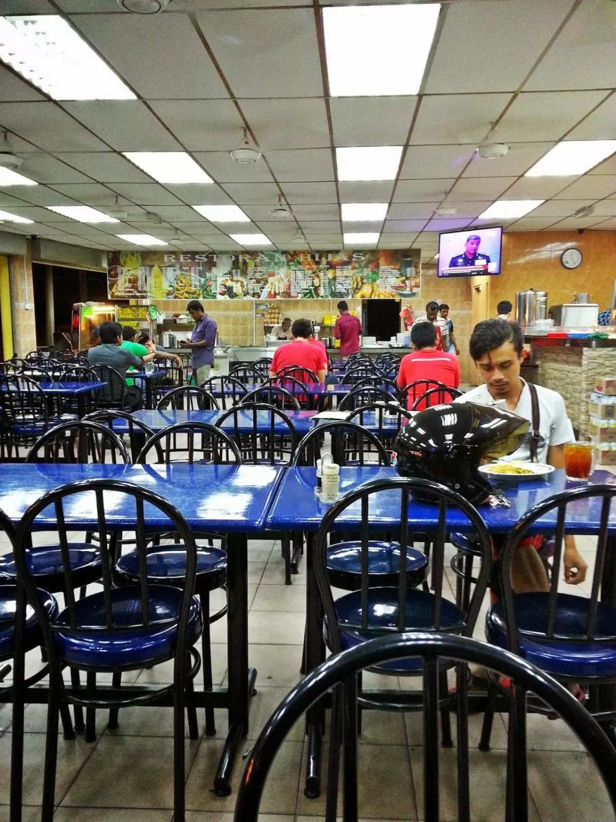 Restaurant/places to eat in Hotel Cahaya