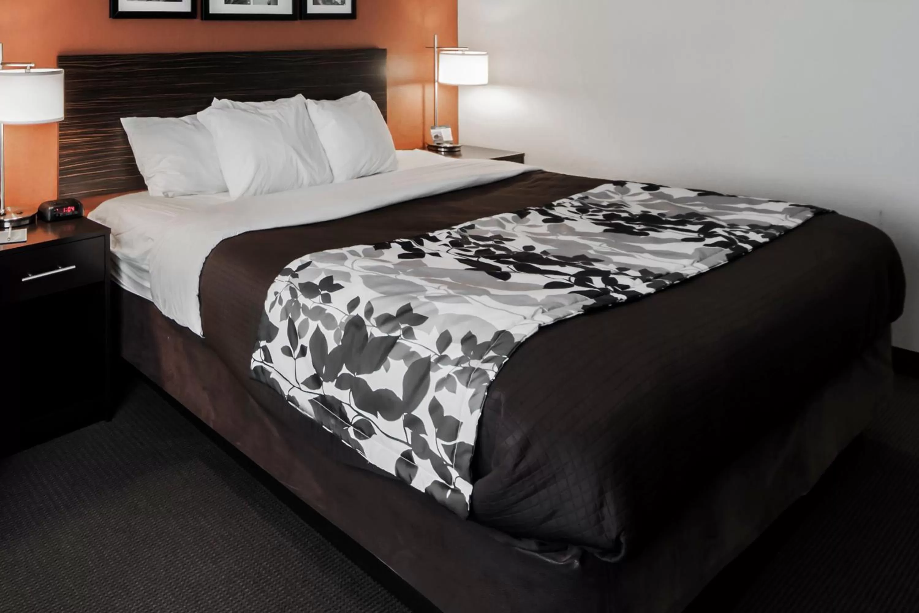 Bed in Sleep Inn & Suites Hennessey