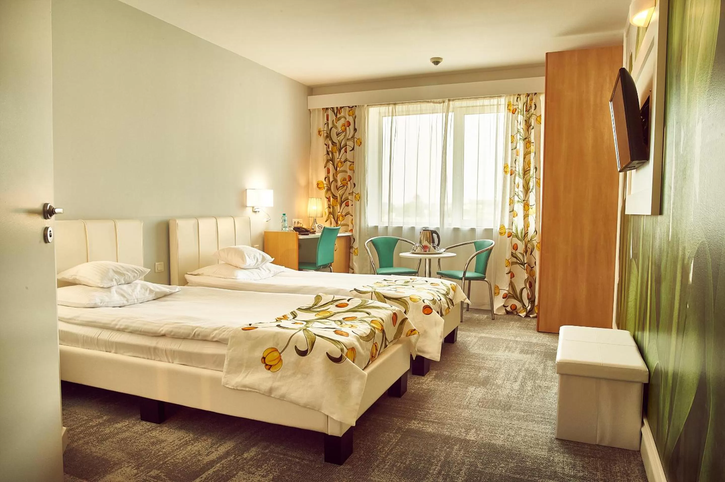 Photo of the whole room, Bed in Continental Forum Bucuresti Palatul Parlamentului