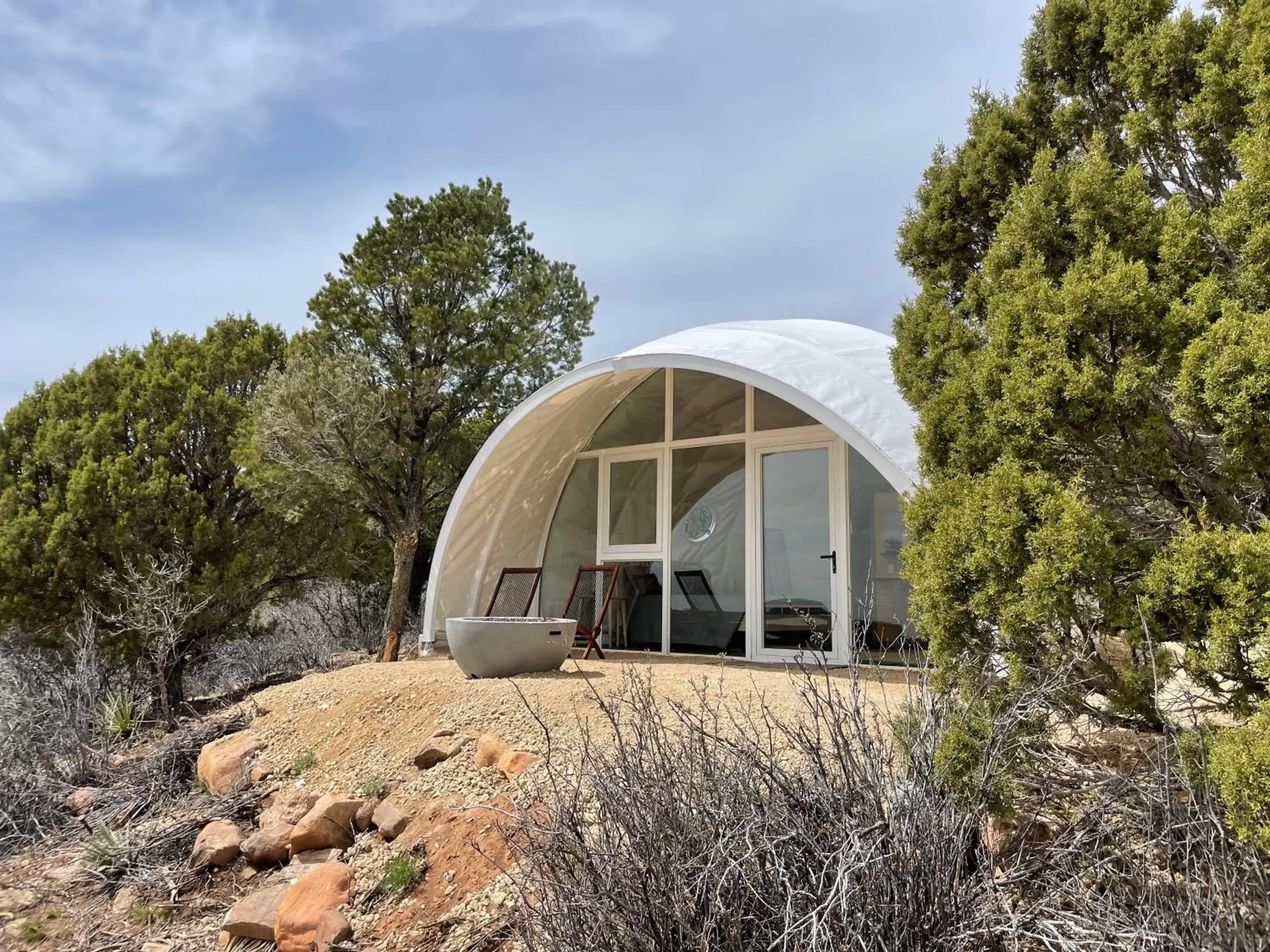Queen Studio in Canyon Rim Domes - A Luxury Glamping Experience!!