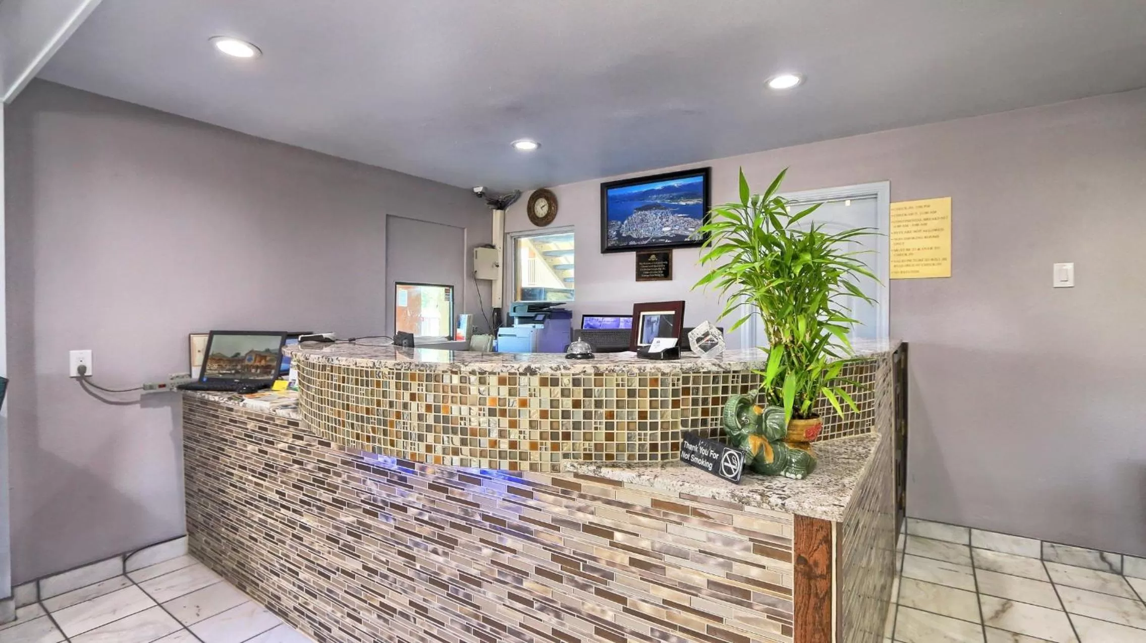 Lobby or reception in Travelodge by Wyndham Austin South