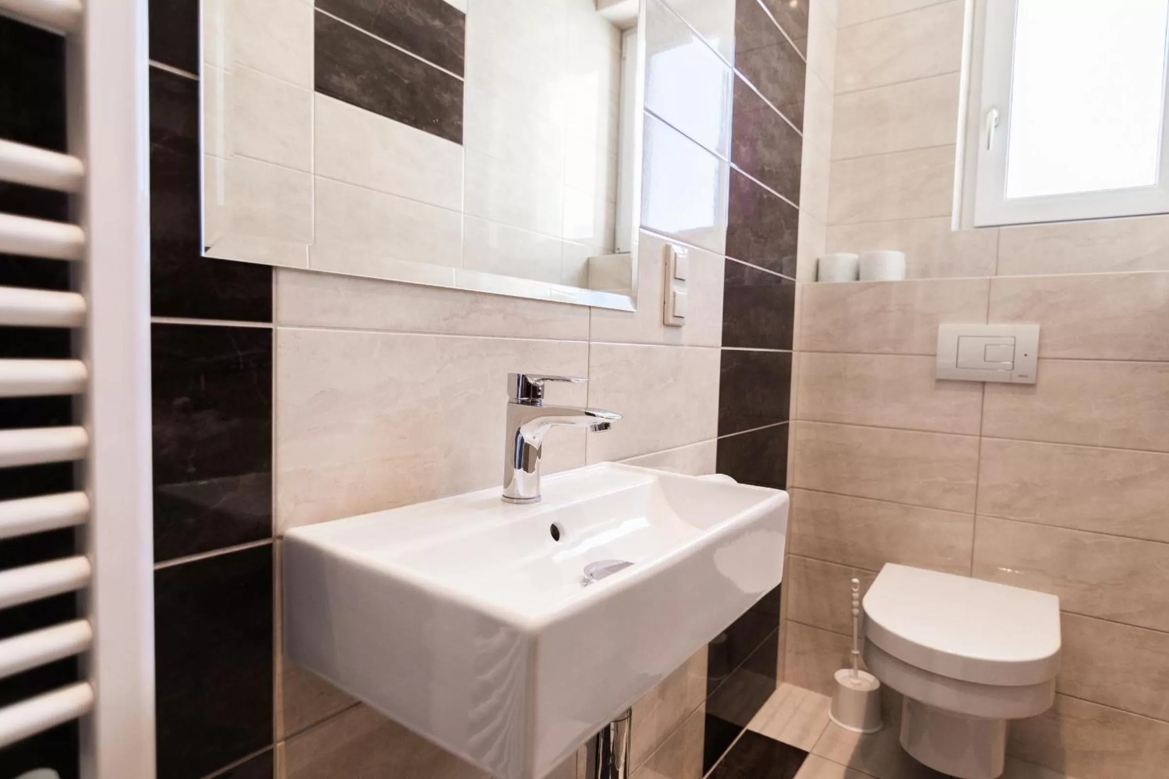 Toilet in Resident Rene