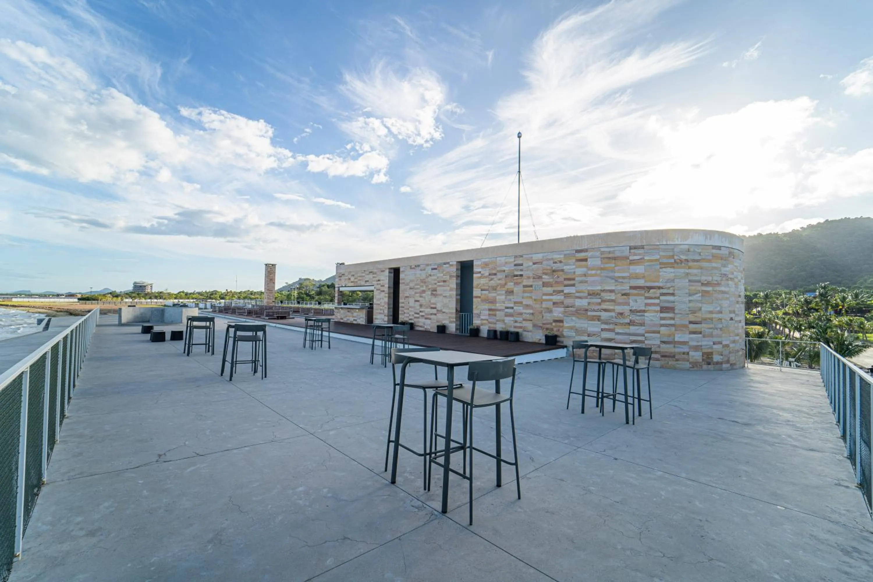 Restaurant/places to eat in Knai Bang Chatt Resort