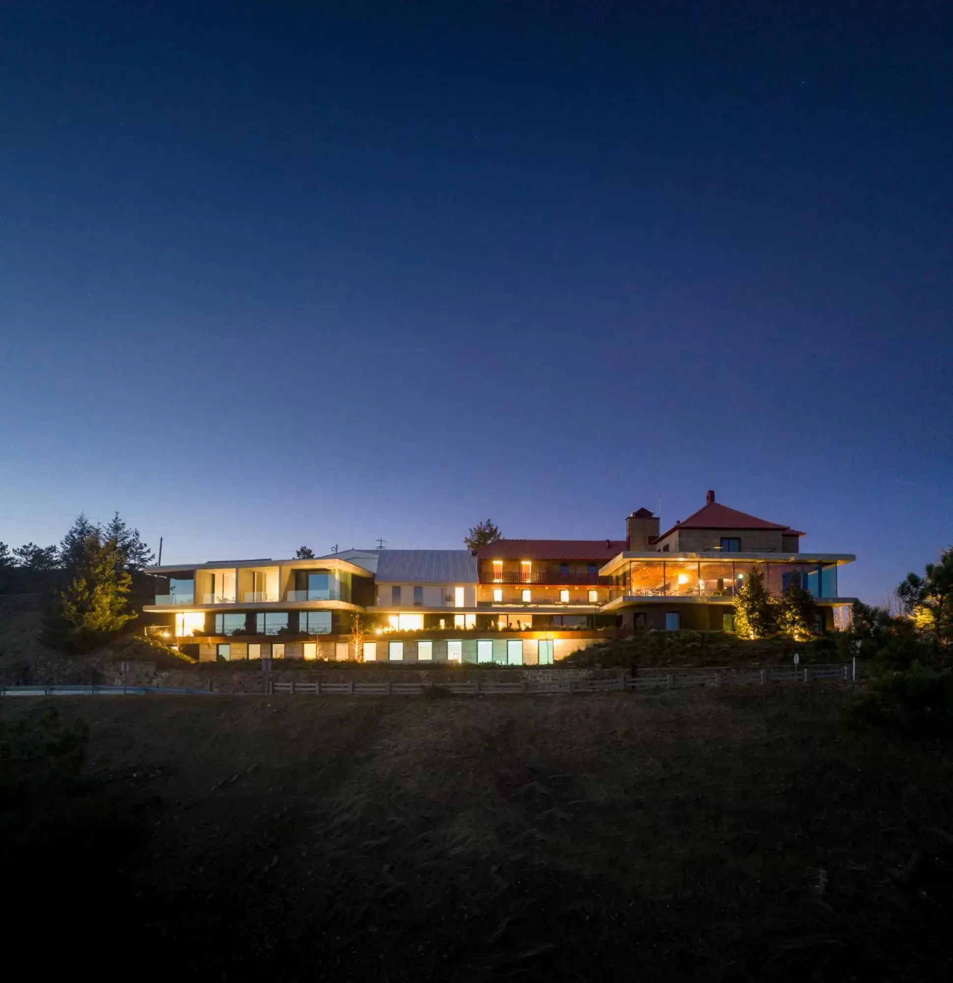 Property Building in Casa de São Lourenço - Burel Mountain Hotels