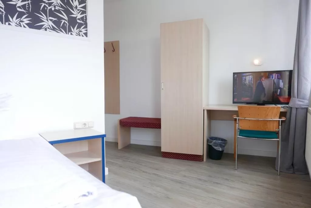 TV and multimedia, Bed in Hotel Best one