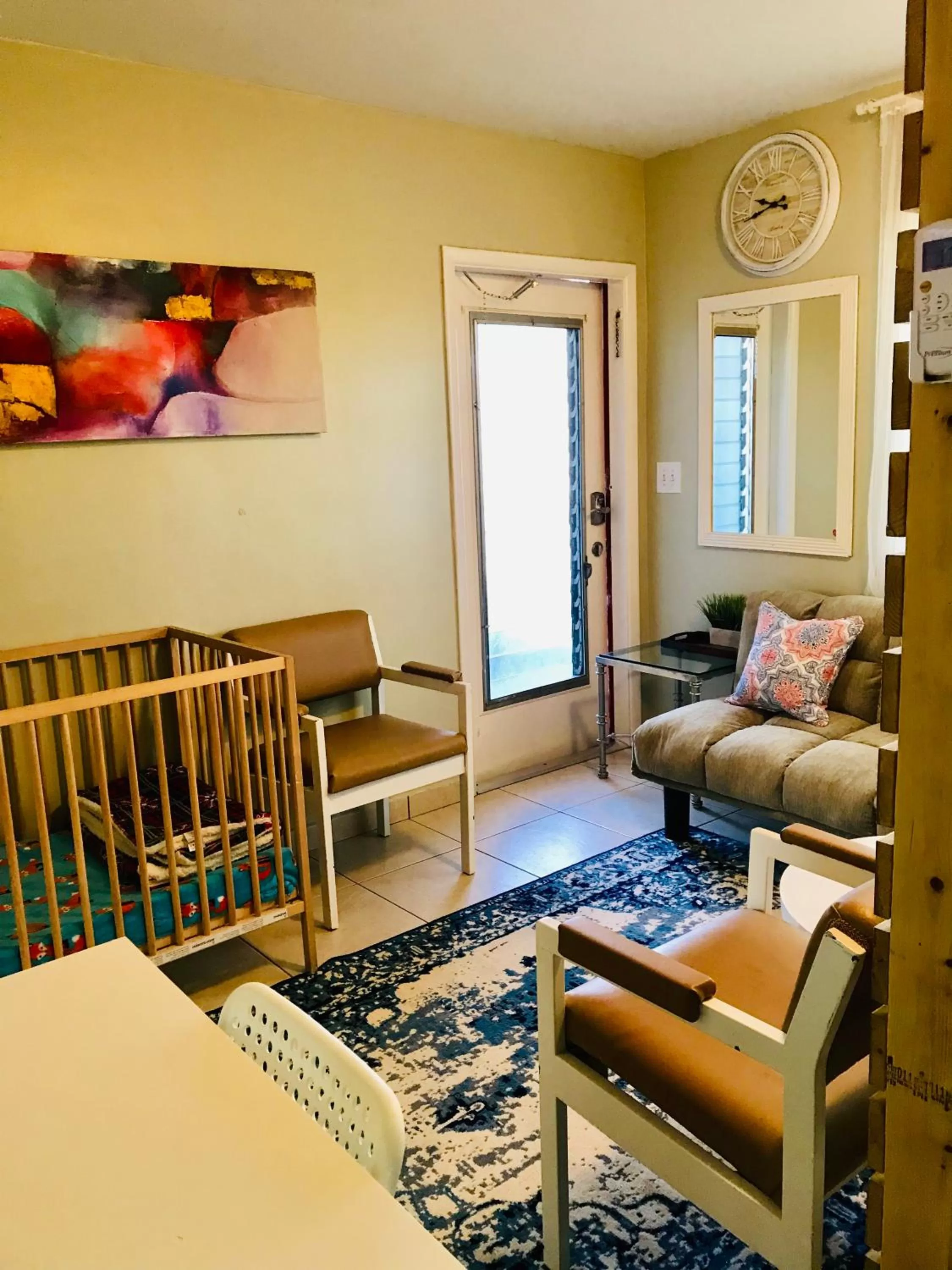 Living room in Hollywood Light Haven Lodge