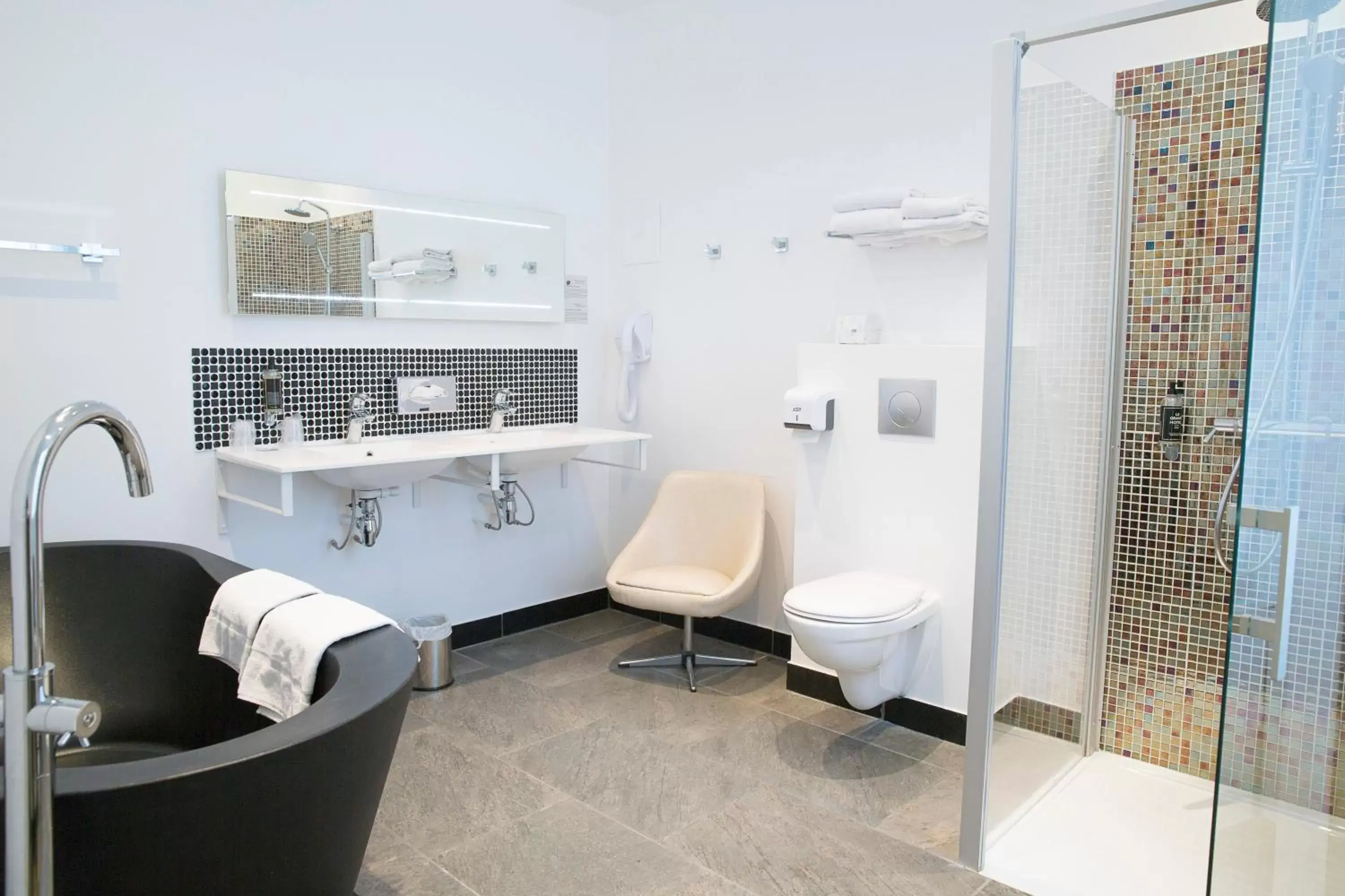 Shower, Bathroom in Le Grand Hotel