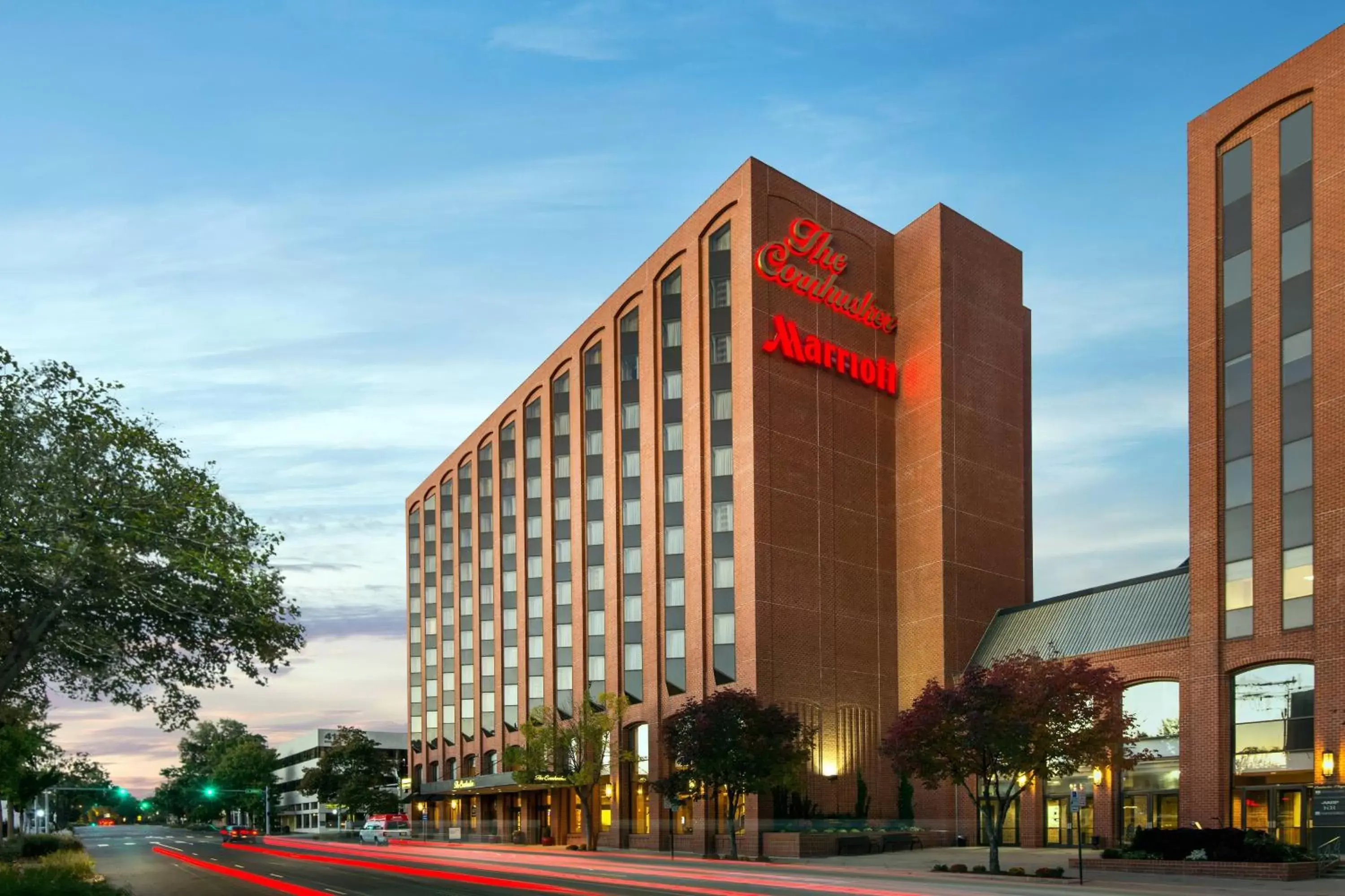 Property Building in The Lincoln Marriott Cornhusker Hotel