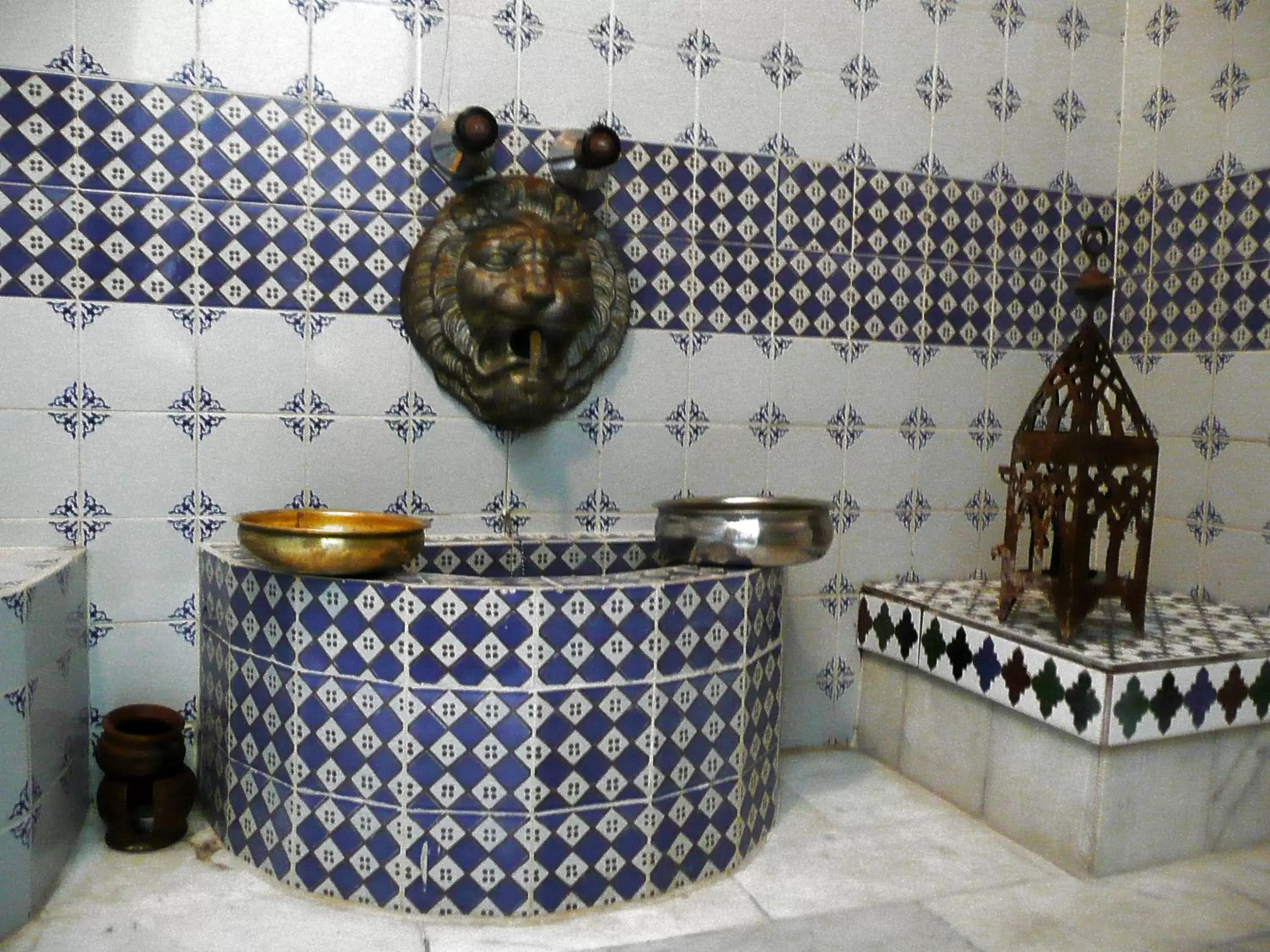 Decorative detail, Bathroom in Hotel de Nesle