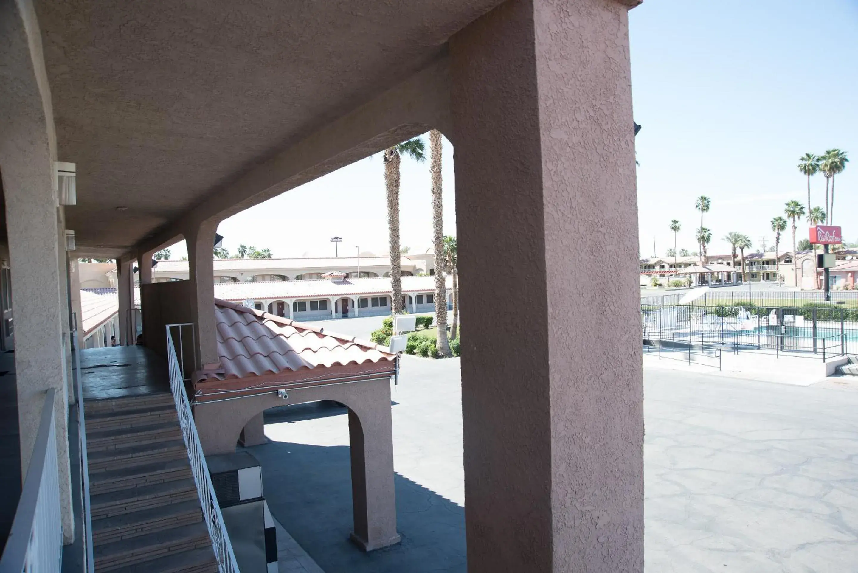 Property building, Balcony/Terrace in Red Roof Inn Blythe