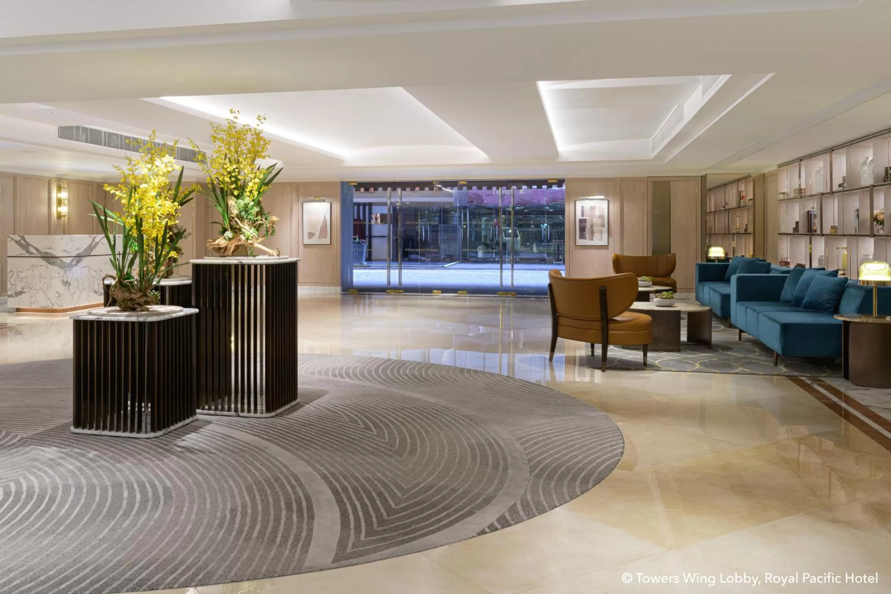 Lobby or reception in The Royal Pacific Hotel & Towers