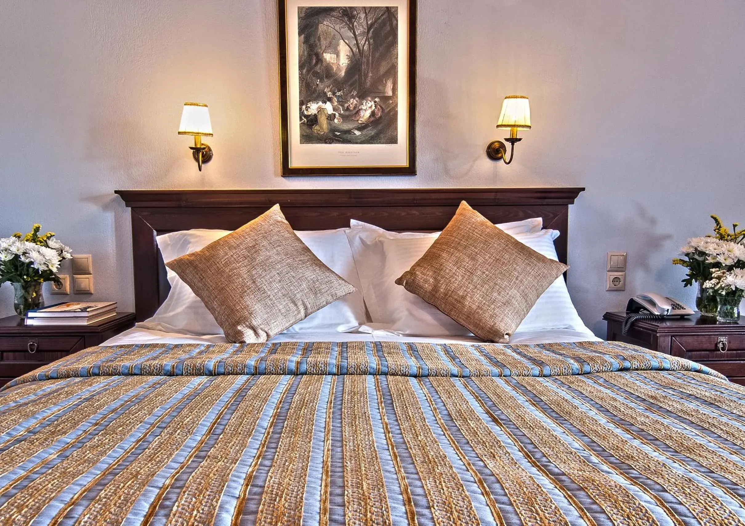 Bed in Hotel Doupiani House