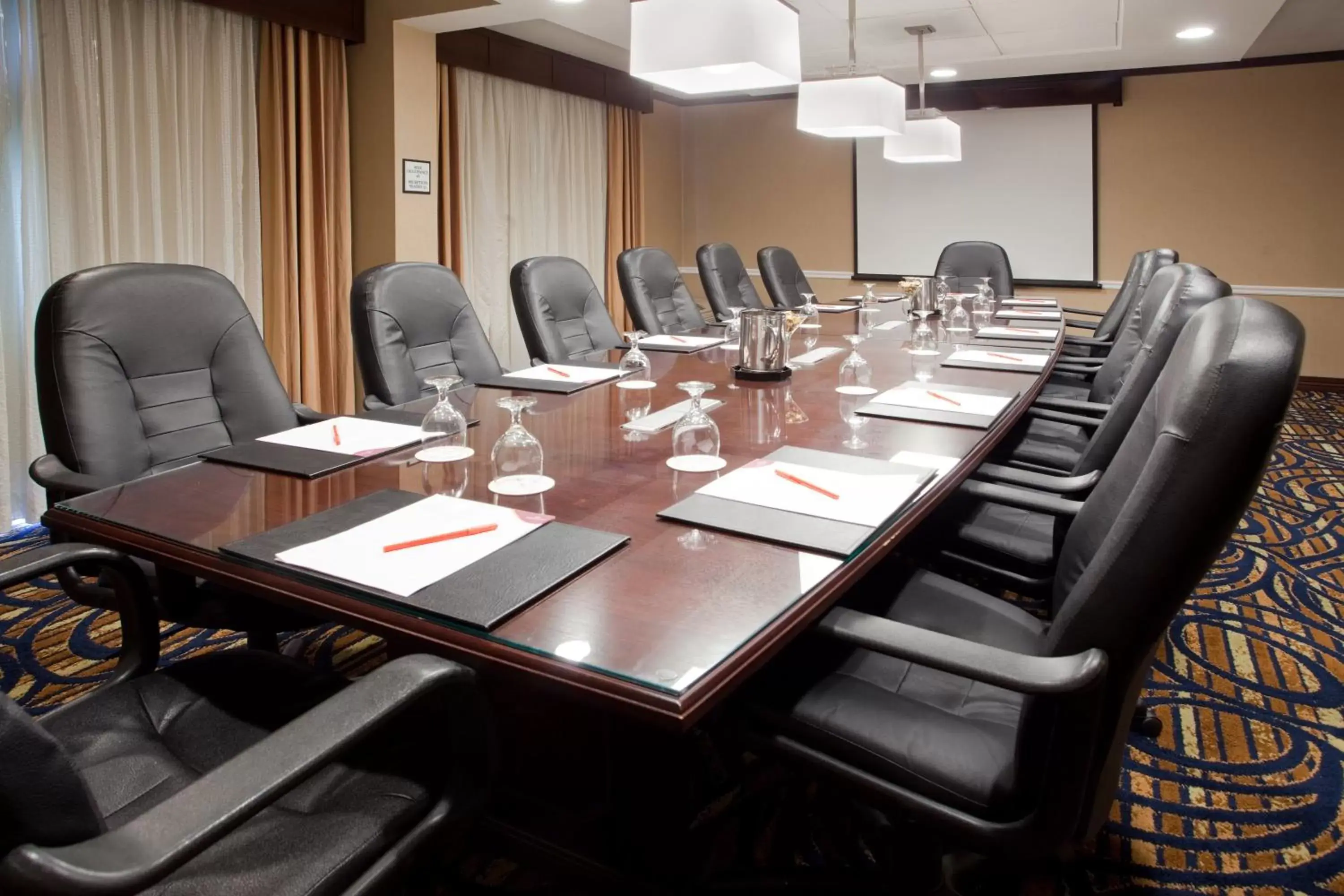 Meeting/conference room in Ramada by Wyndham Cleveland Independence