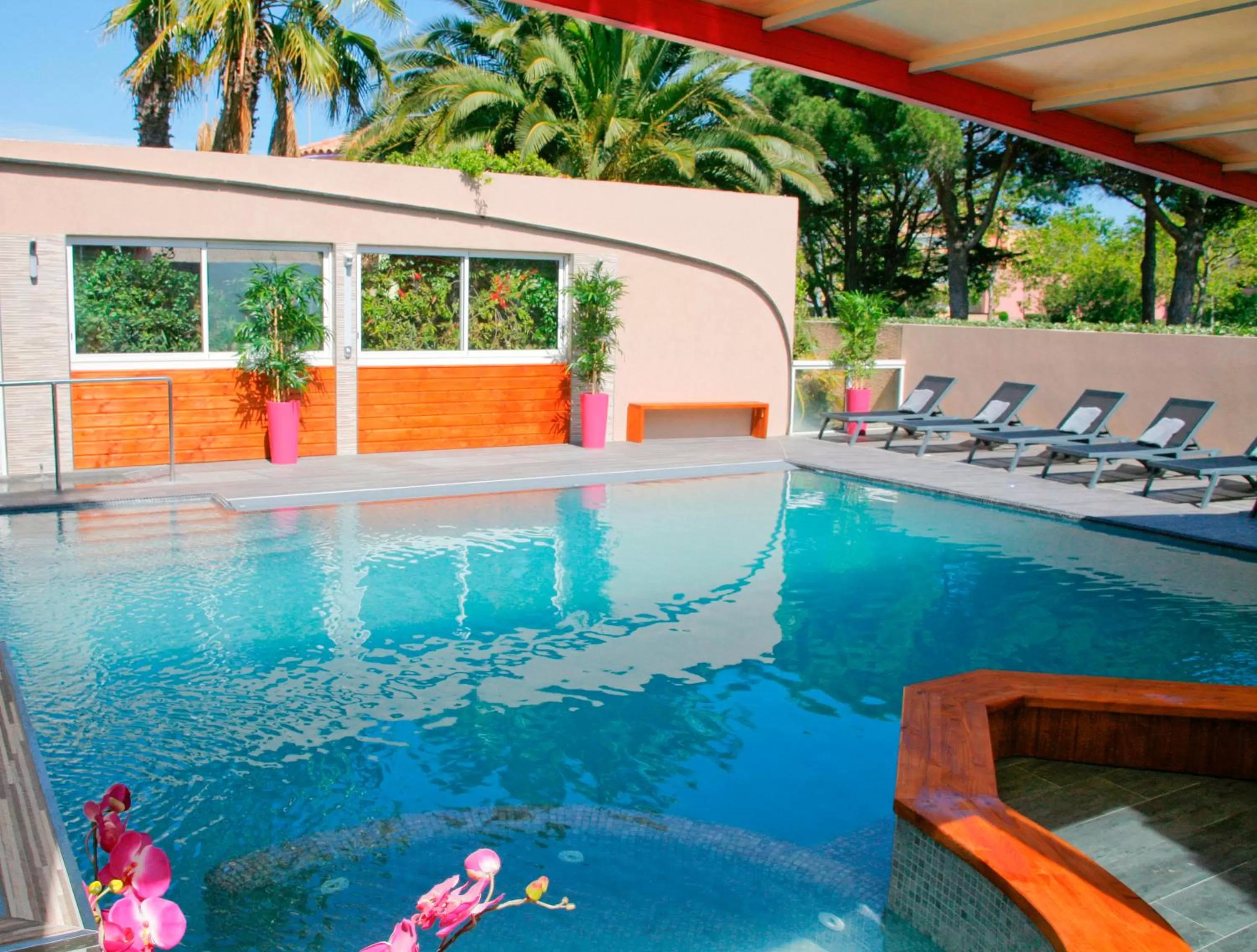 Swimming pool in Hotel & Spa Gil de France Cap d'Agde