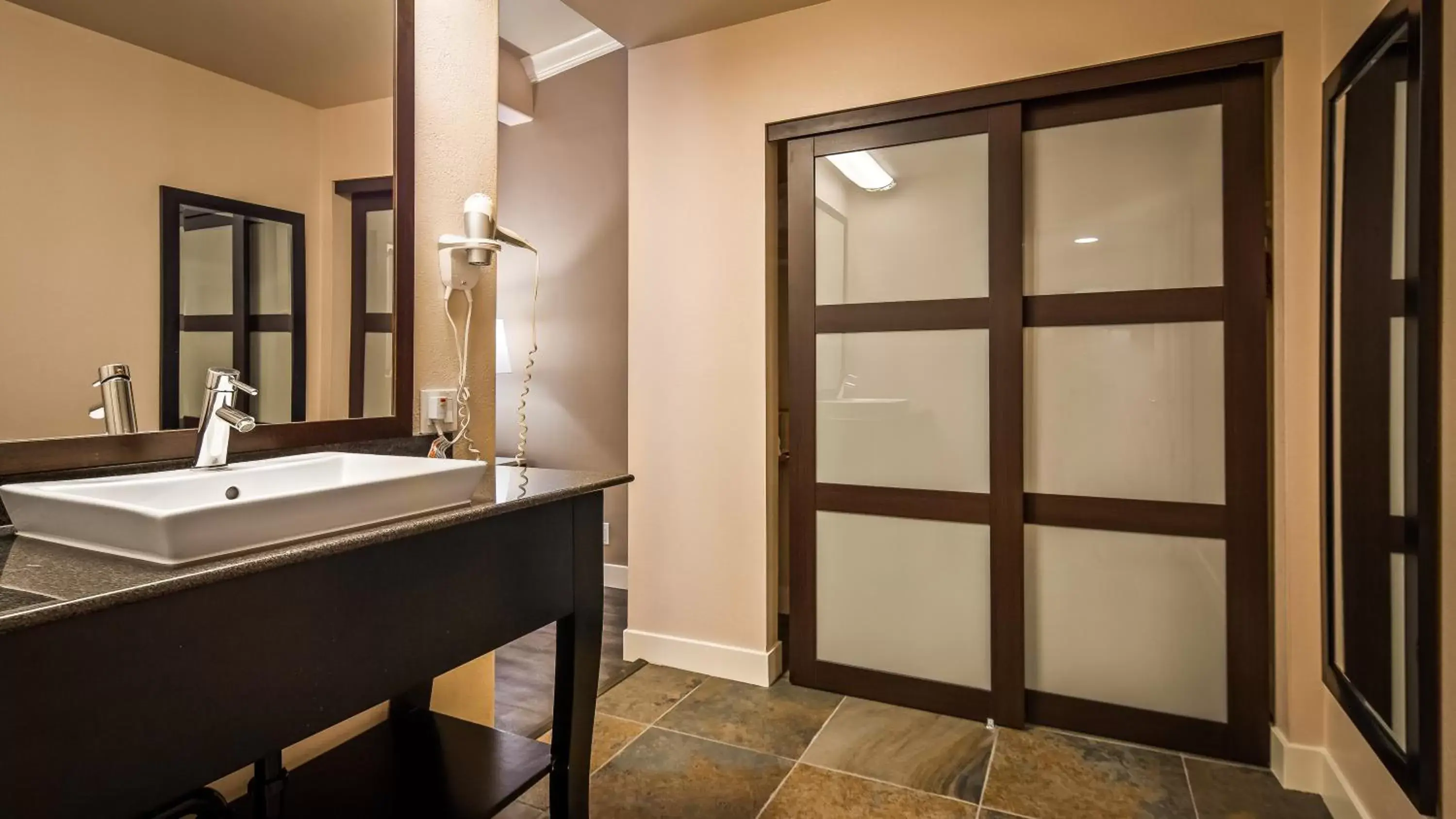 Bathroom in Best Western Bishop Lodge