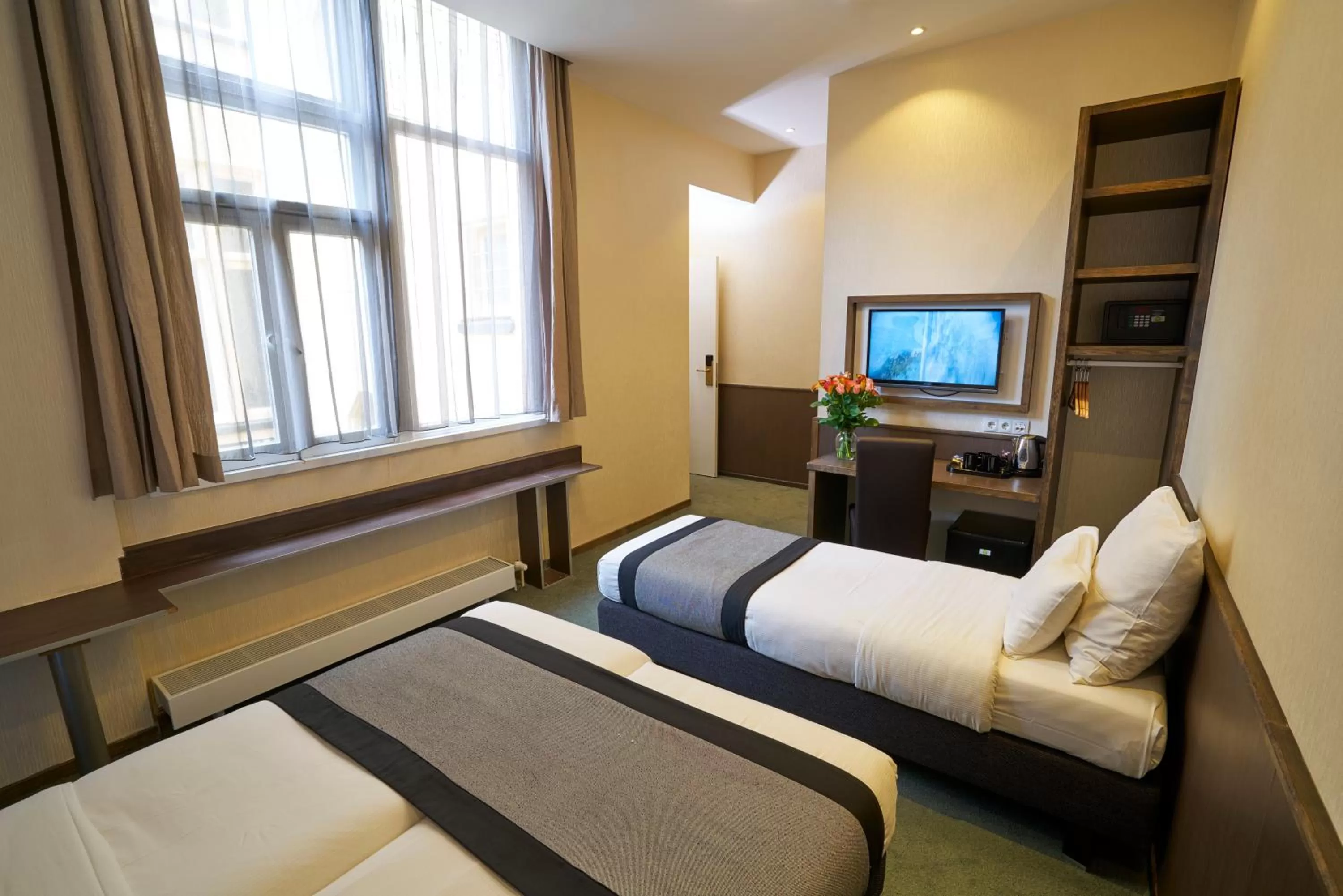 Bedroom, Bed in Hotel The Bird