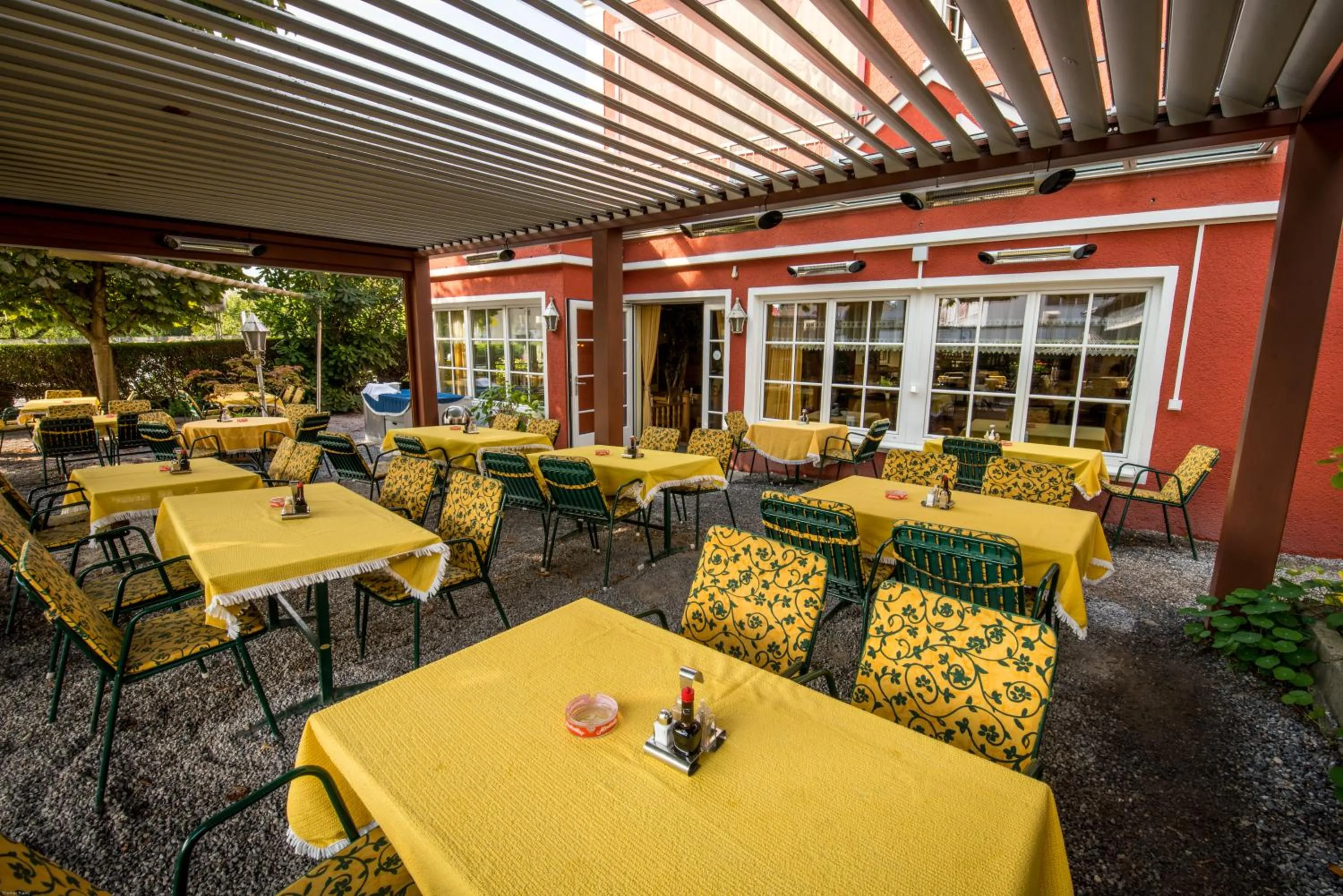 Restaurant/places to eat in Dollinger