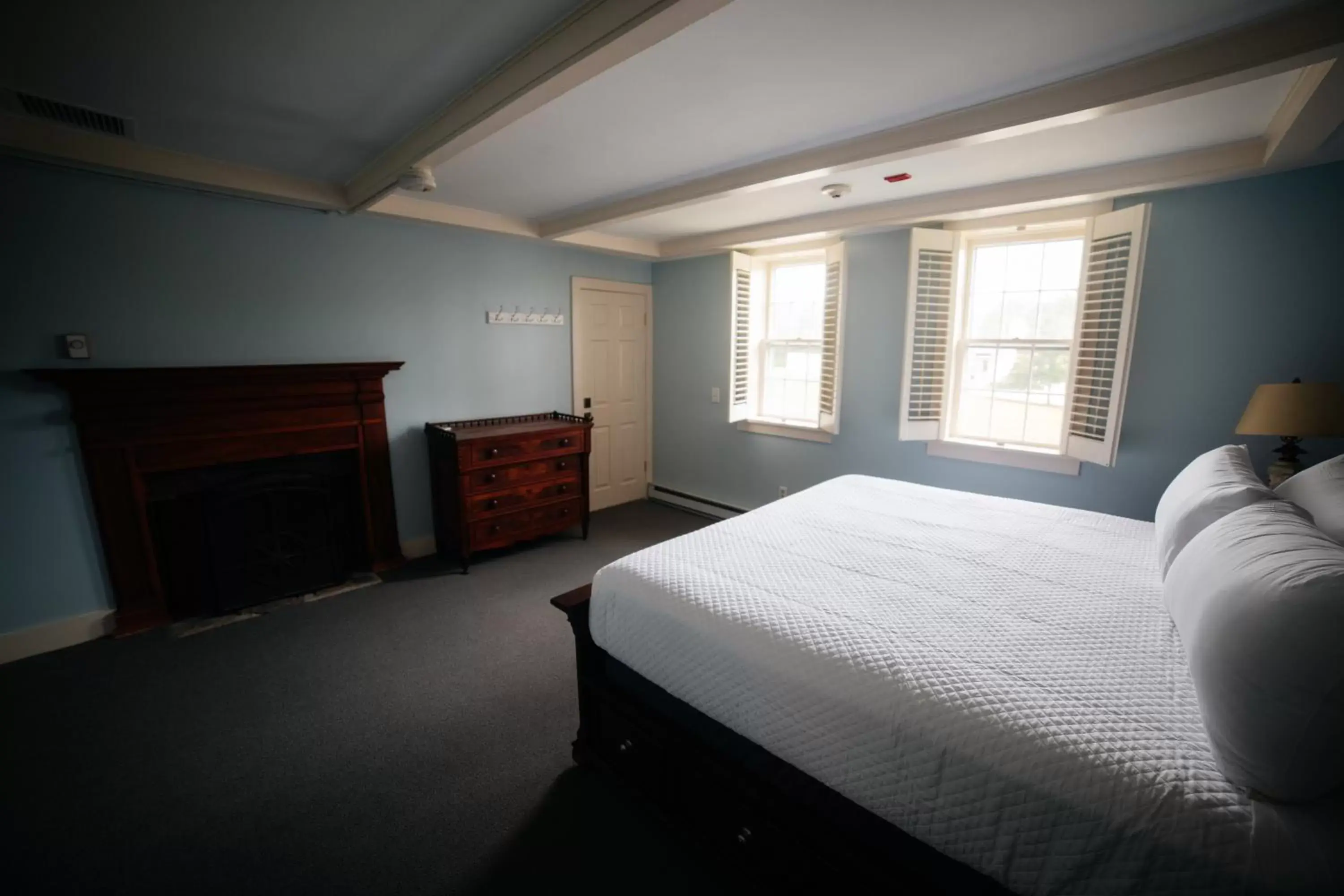 Bed in The General Stanton Inn