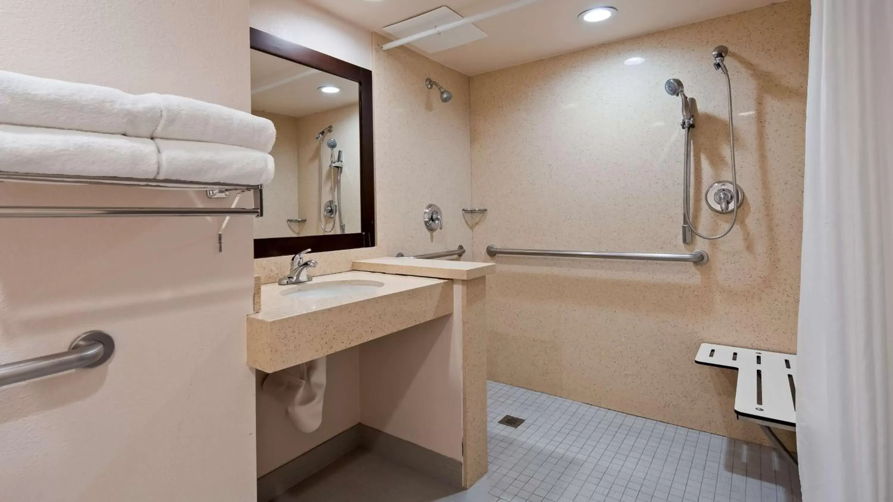 Bathroom in Best Western Plus Heritage Inn Ontario Rancho Cucamonga