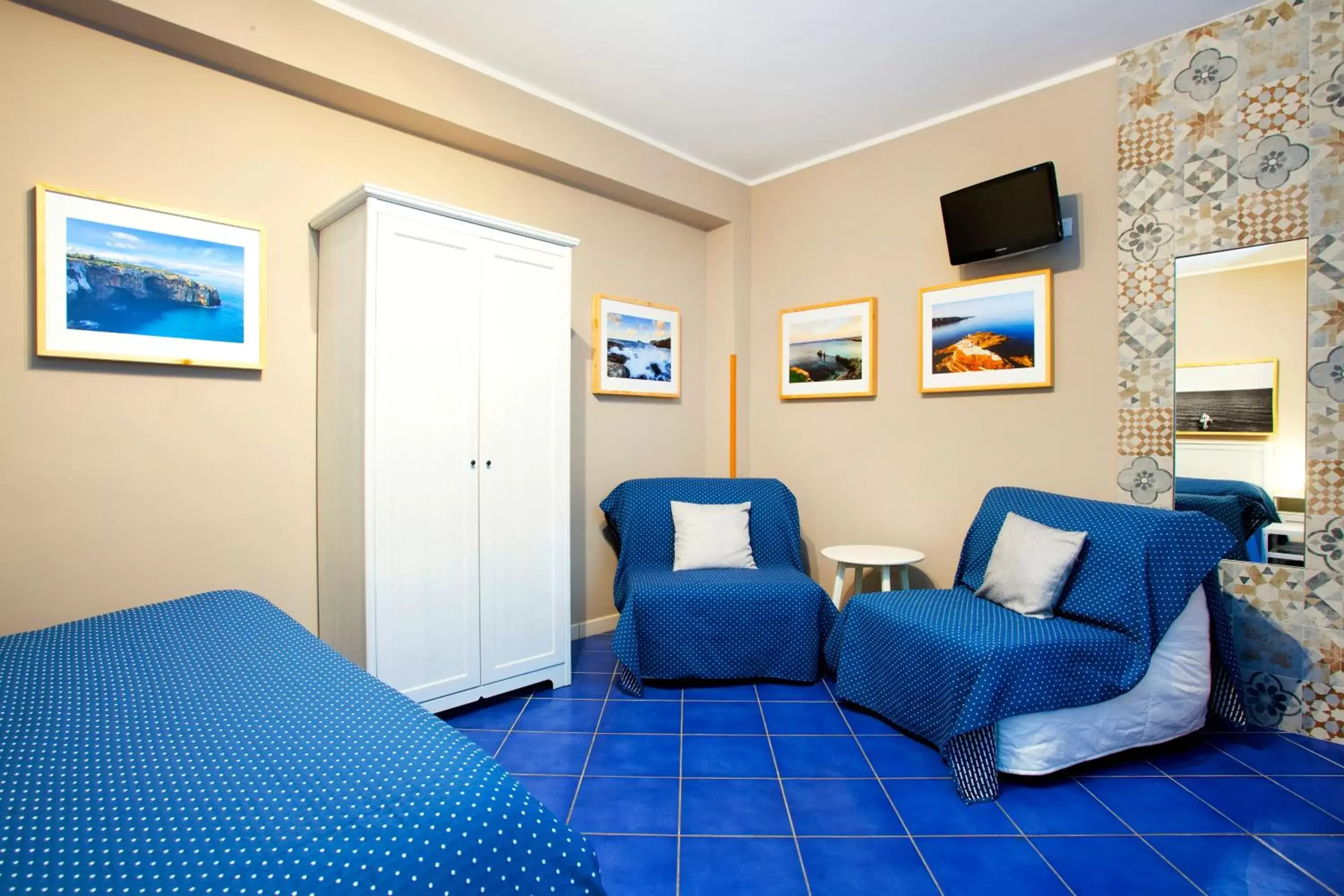 Bedroom, Seating Area in TerraSole Bakery B&B