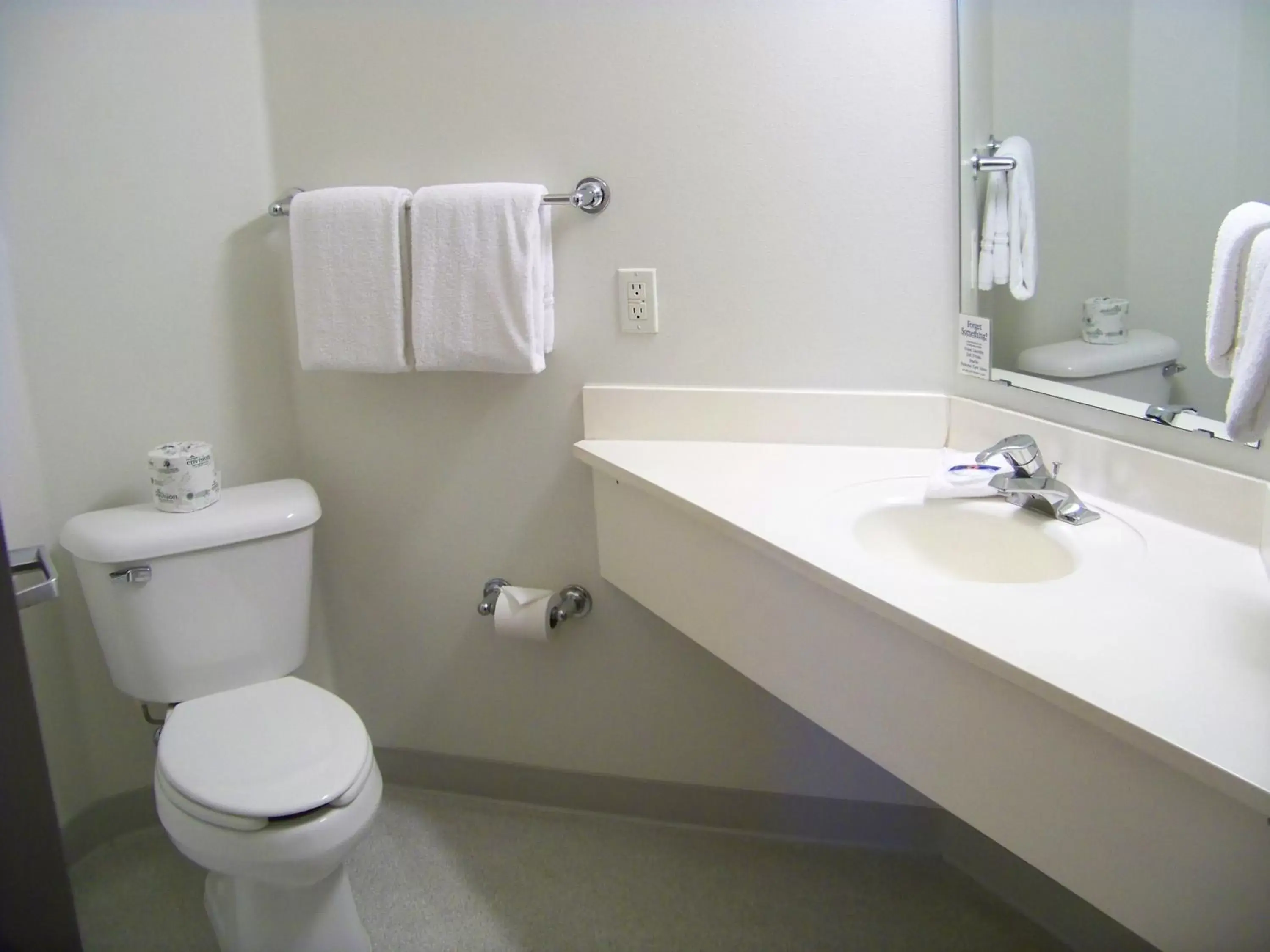 Bathroom in Motel 6-Sidney, NE