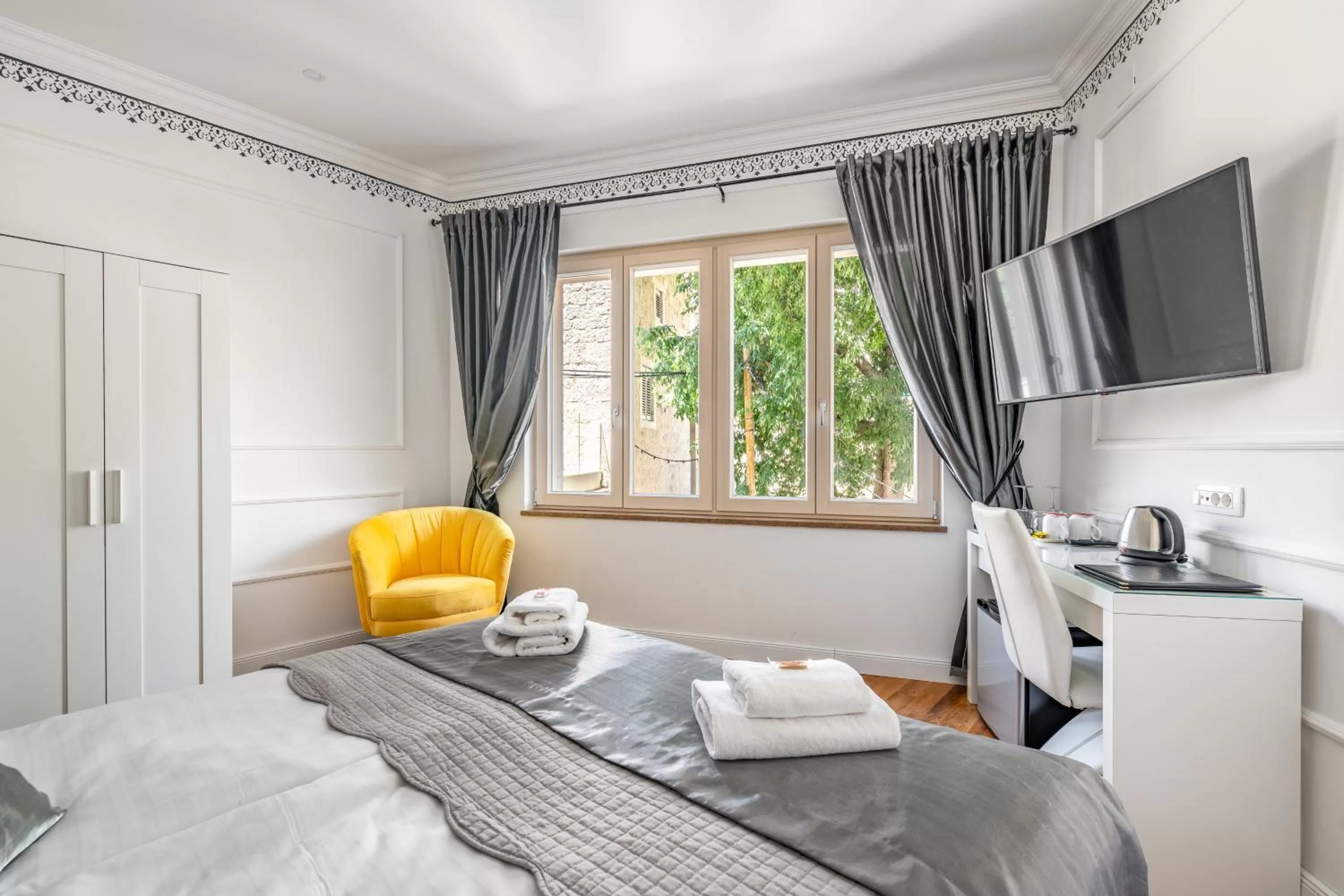 Superior Queen Room - single occupancy in Galeria Valeria Seaside Downtown - MAG Quaint & Elegant Boutique Hotels