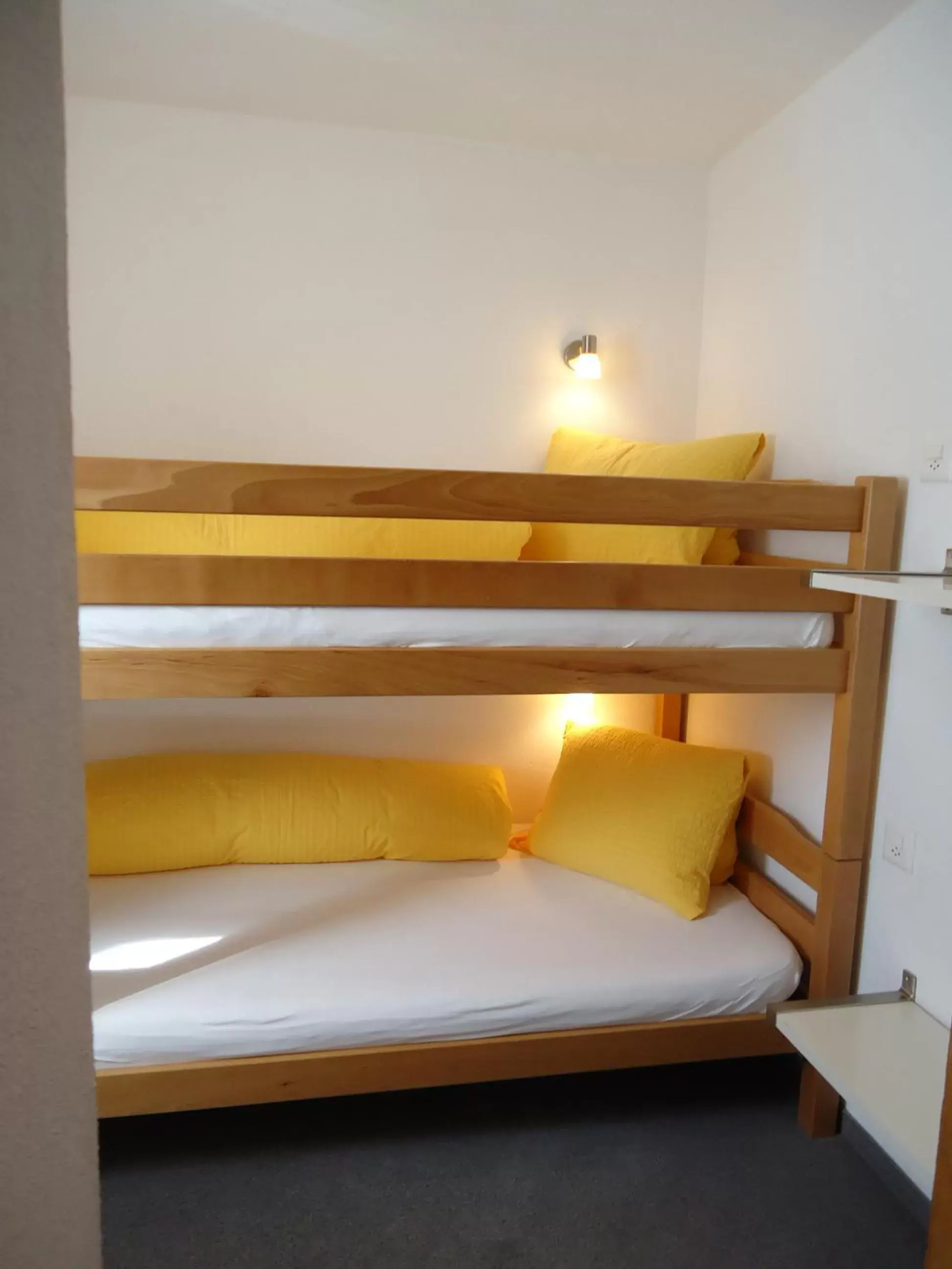 Bed, Bunk Bed in Hotel Tschuggen