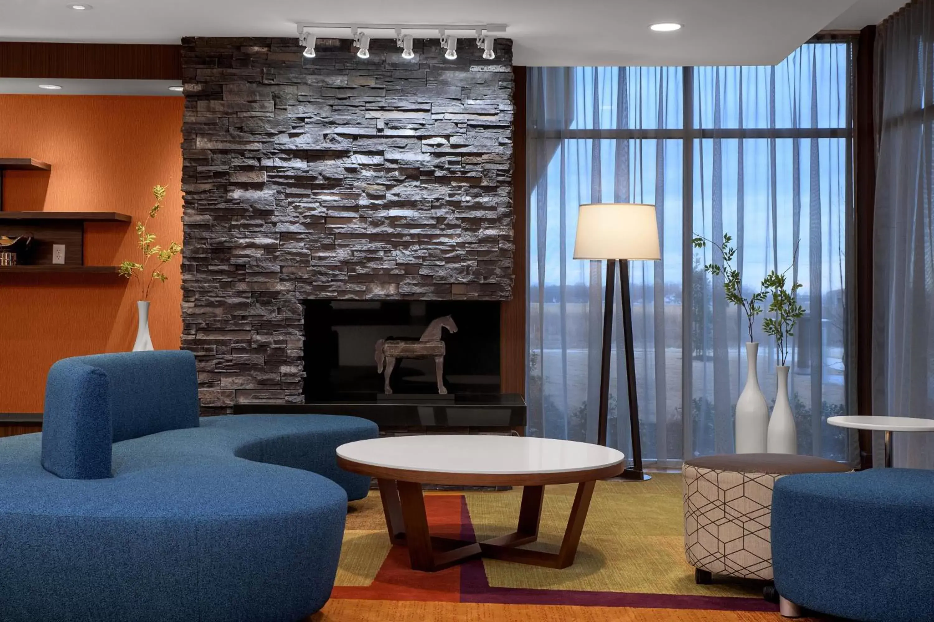 Lobby or reception, Seating Area in Fairfield Inn & Suites by Marriott Memphis Marion, AR