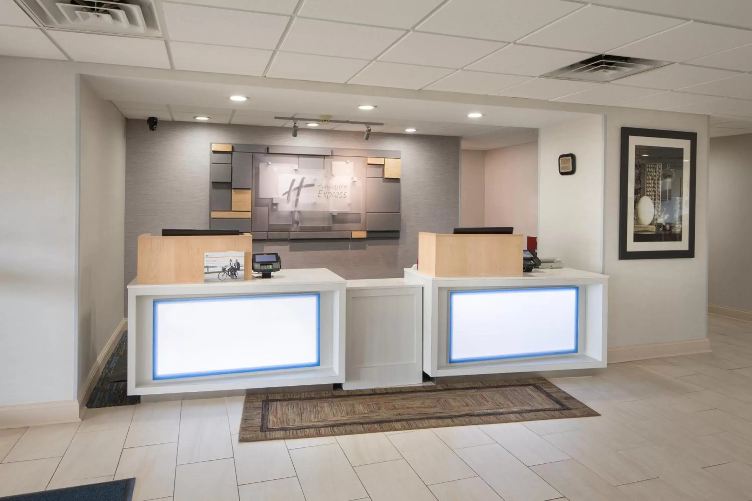 Property building, Lobby/Reception in Holiday Inn Express Louisville Northeast, an IHG Hotel