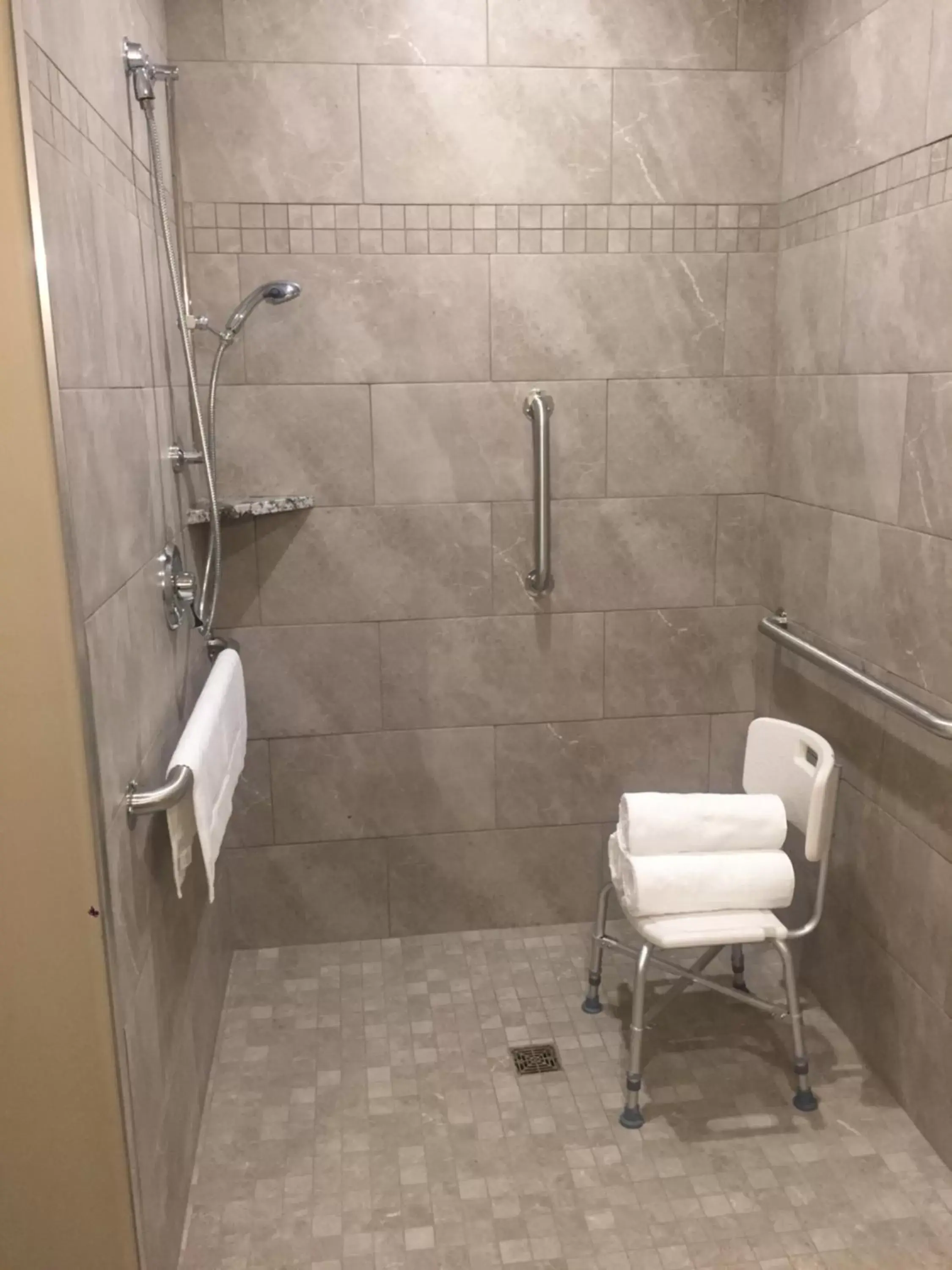 Shower, Bathroom in Canyon Country Lodge