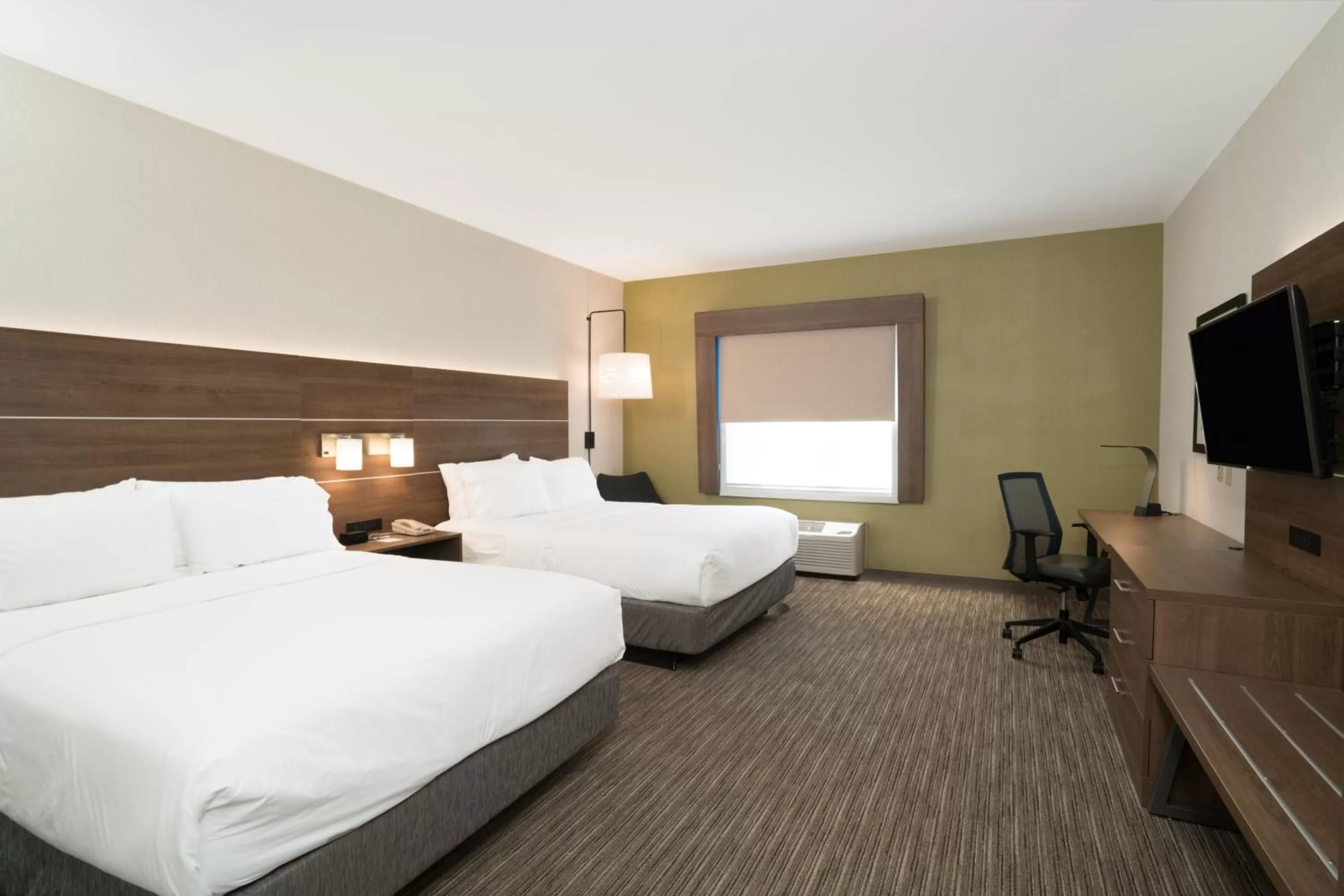 Photo of the whole room, Bed in Holiday Inn Express Radcliff Fort Knox by IHG