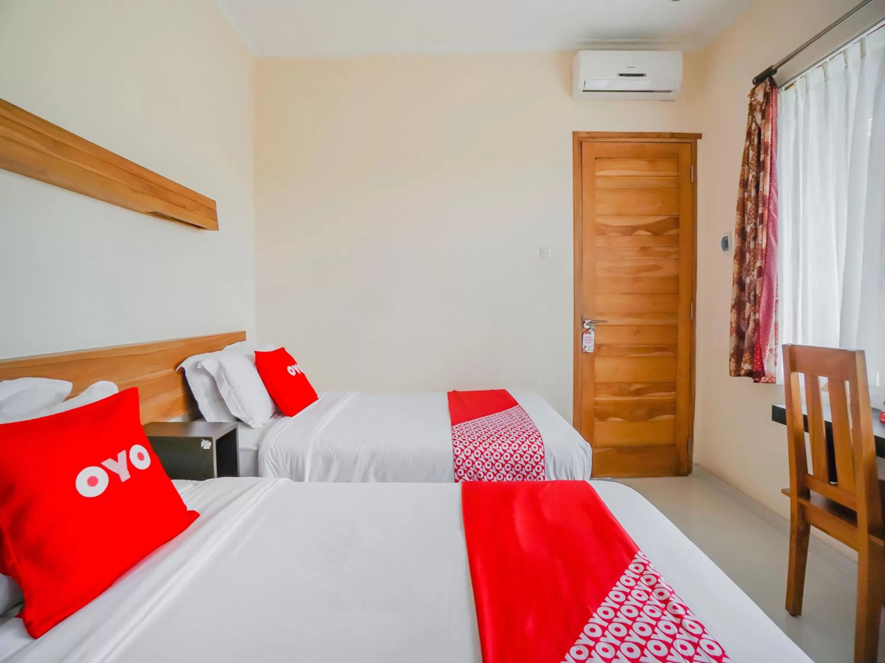 Bedroom in SUPER OYO 90319 Angler Guest House Malang