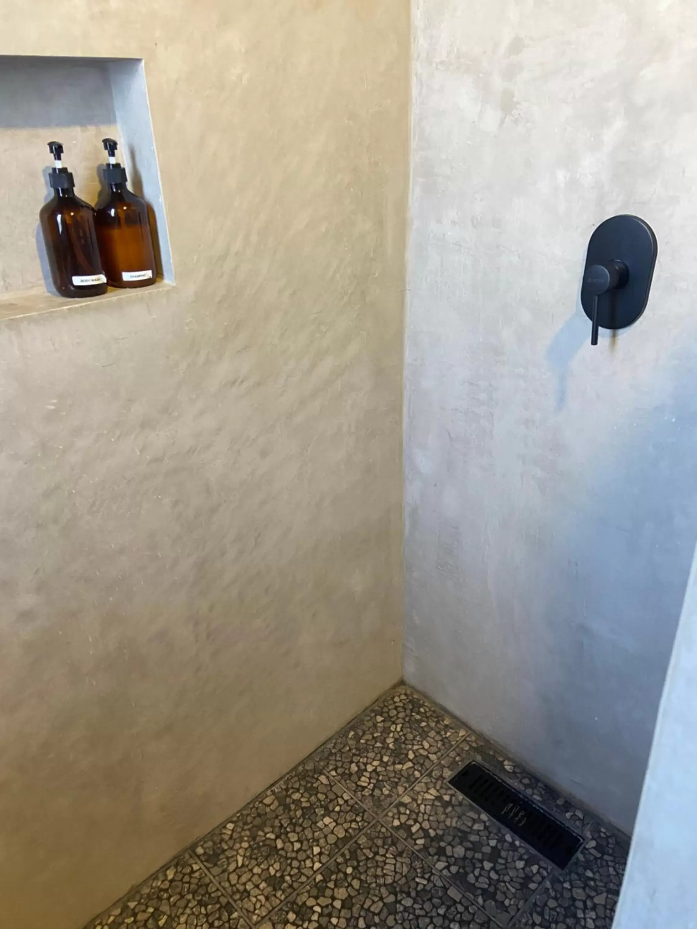 Shower, Bathroom in Baja Temple