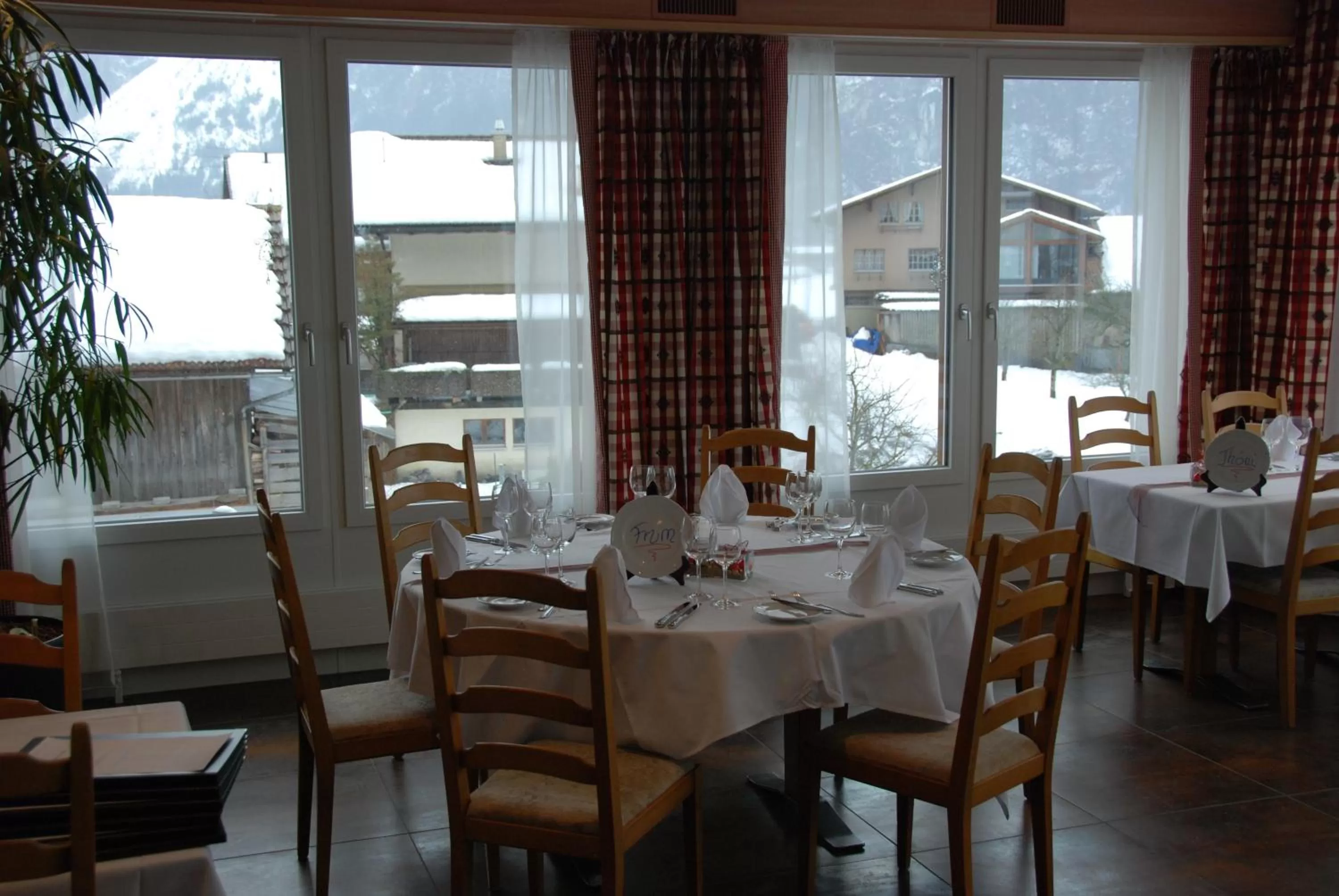 Restaurant/places to eat in Hotel Brienz