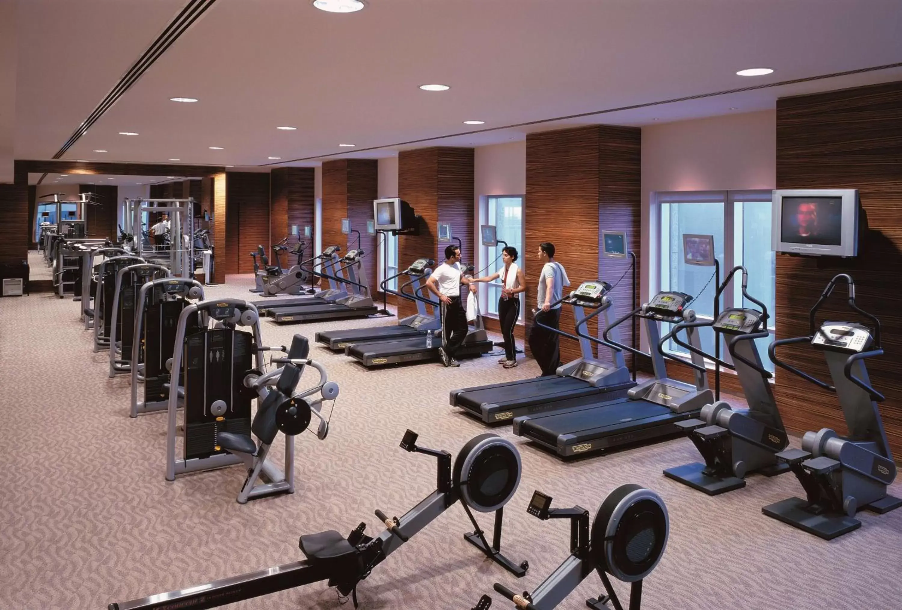 Fitness centre/facilities in Shangri-La Dubai Fitness centre/facilities in Shangri-La Dubai