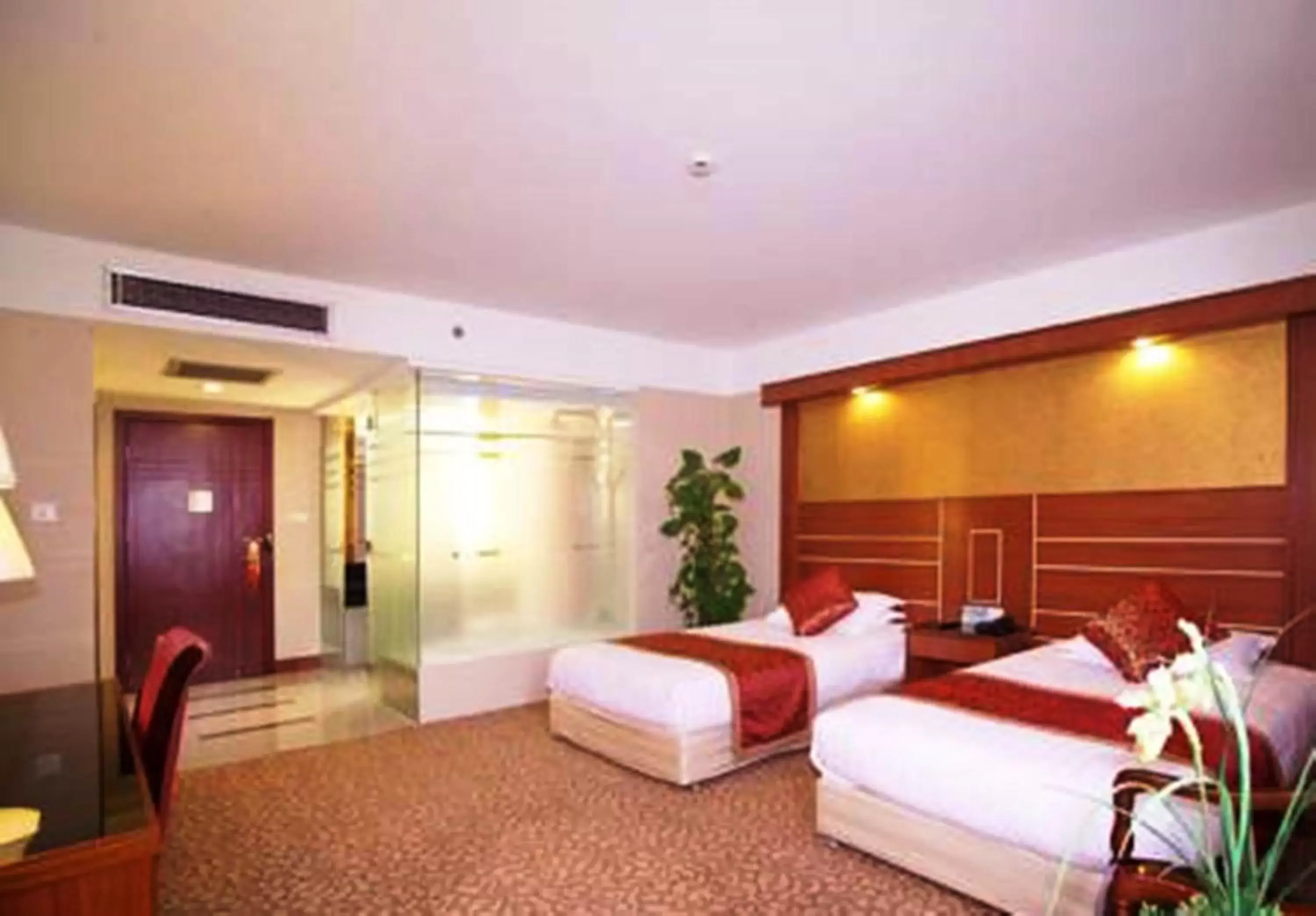 Photo of the whole room, Bed in Shanghai YUHANG Hotel