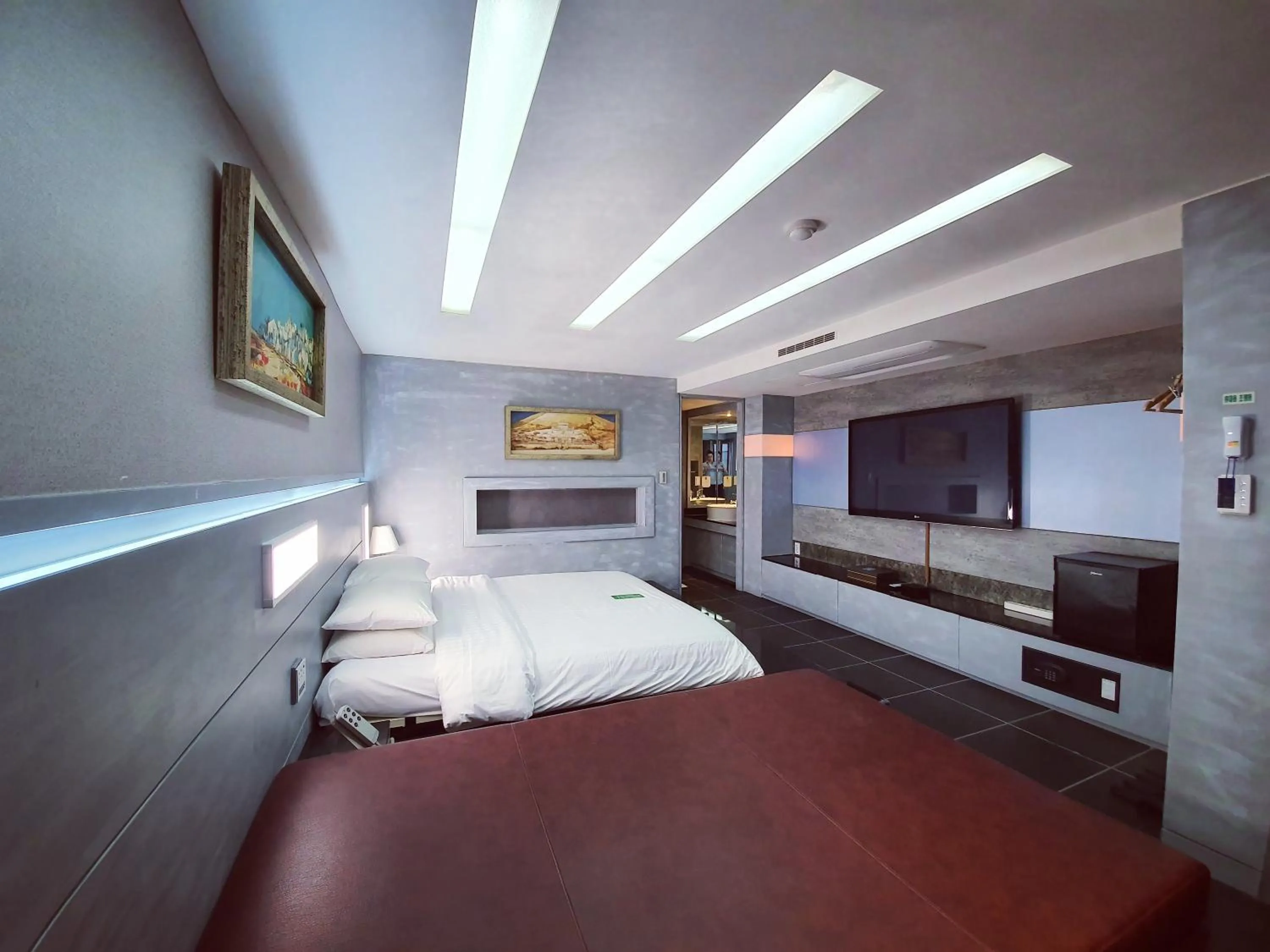 Bed in Friendly DH Naissance Hotel by Mindrum Group