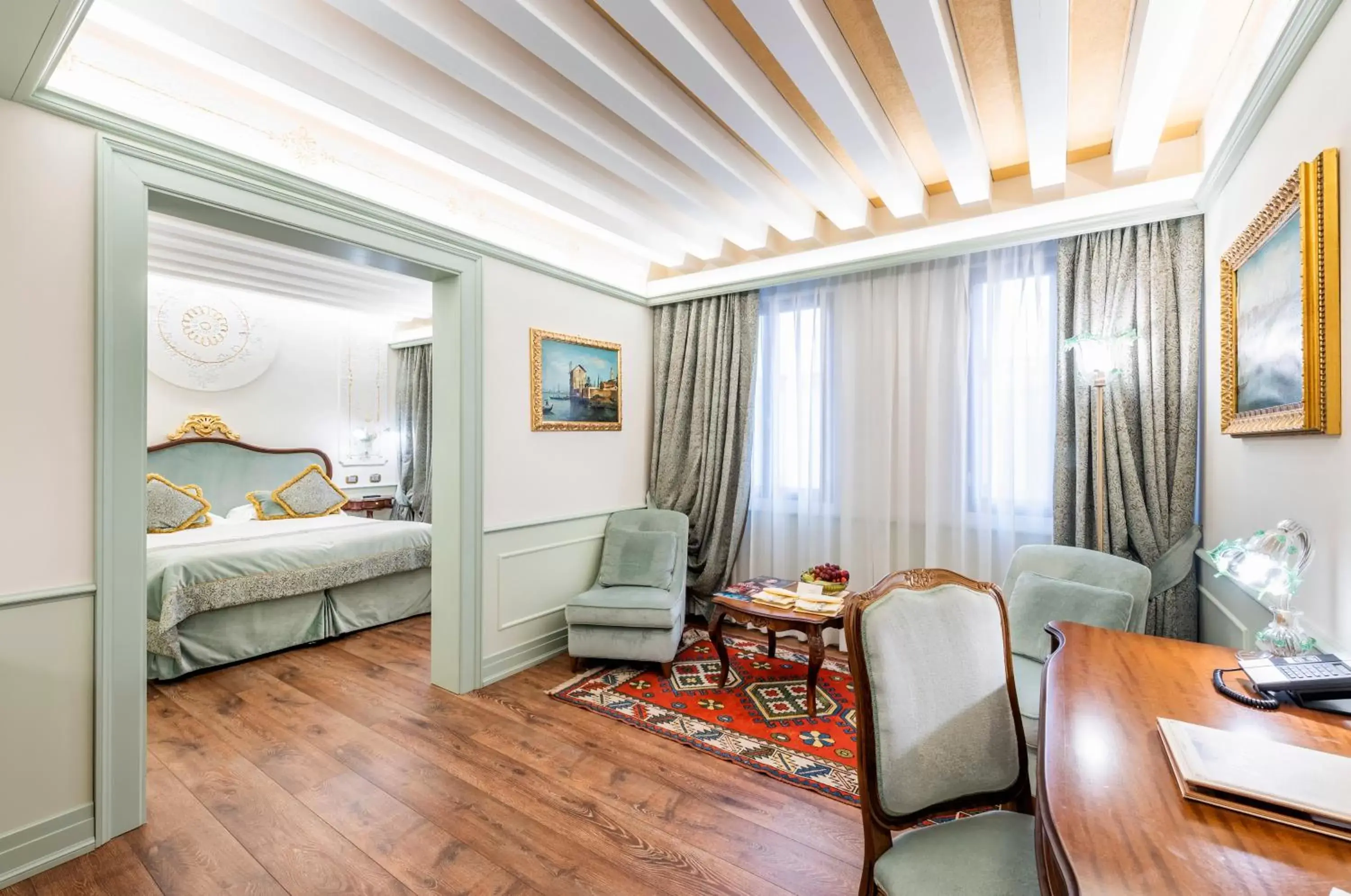 Bed, Seating Area in Monaco & Grand Canal