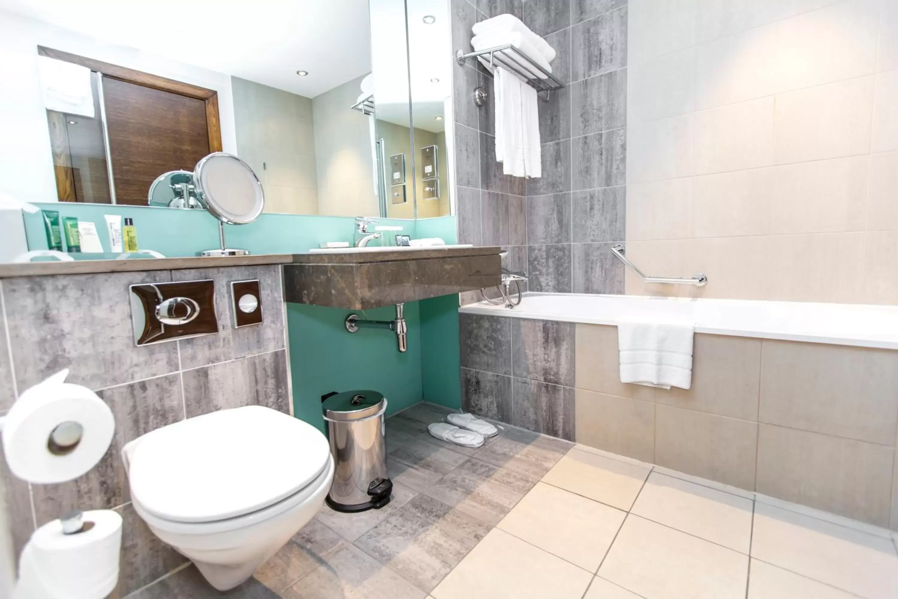 Bathroom in Hilton London Canary Wharf