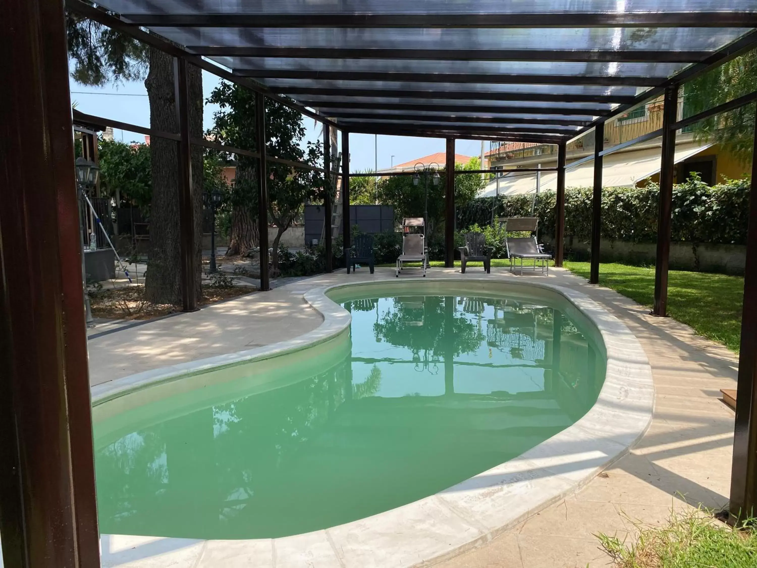 Swimming Pool in B&B Etna Country