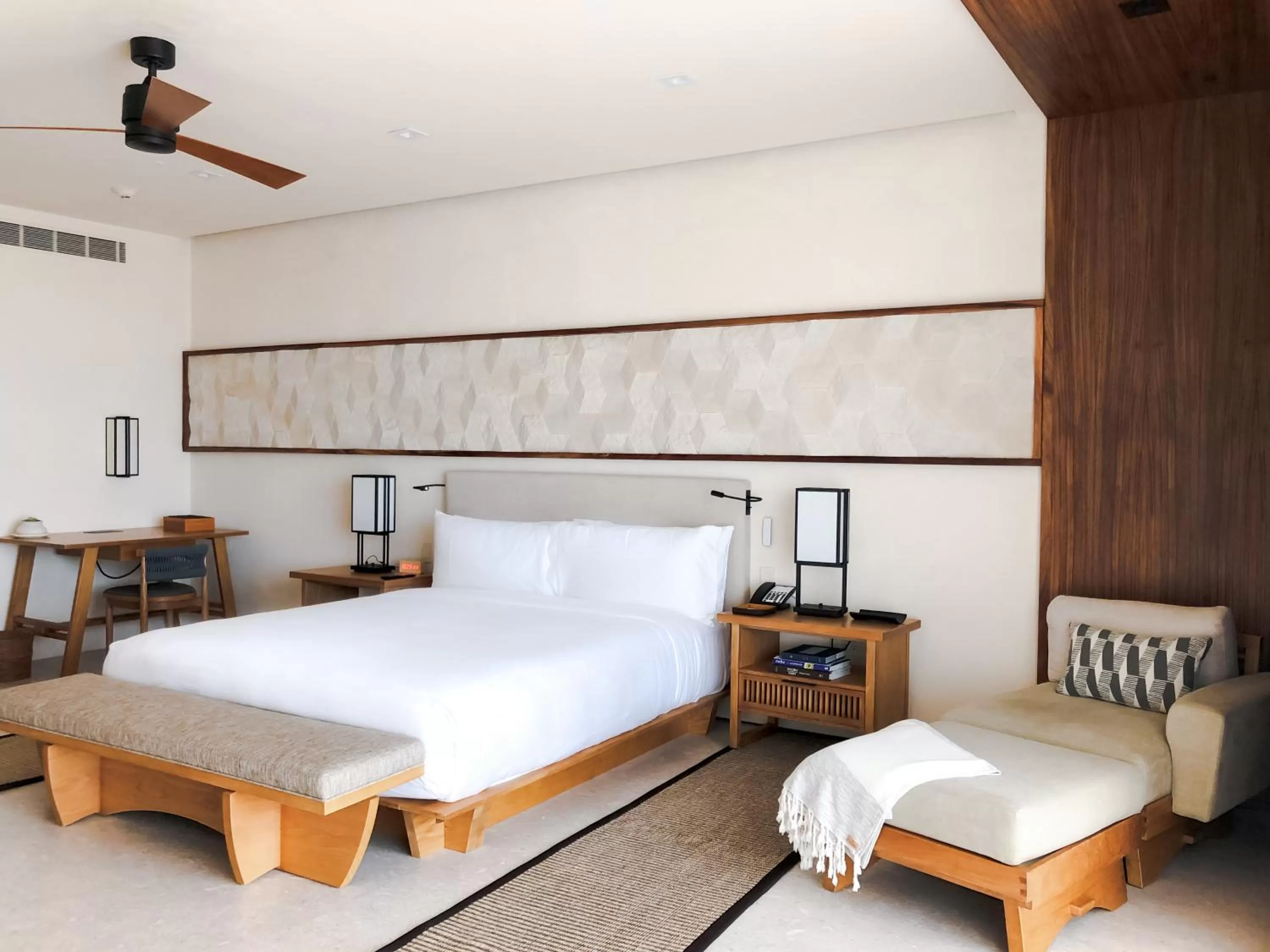 Bed in Nobu Hotel Los Cabos