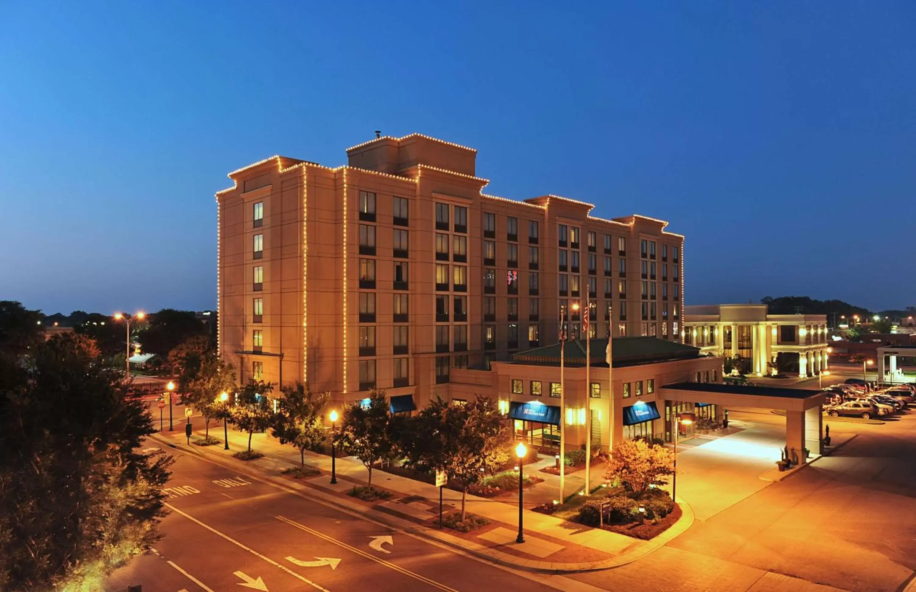 Property building in Hilton Garden Inn Virginia Beach Town Center Property building in Hilton Garden Inn Virginia Beach Town Center